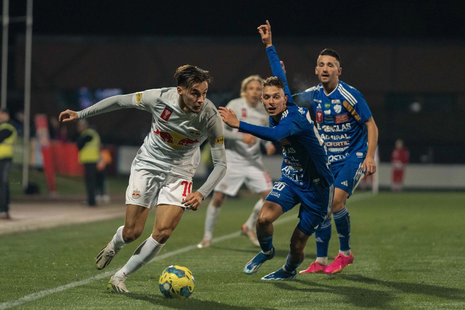 Salzburg zitterte sich gegen Hartberg weiter.