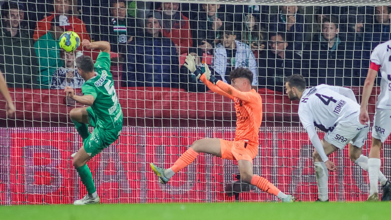 Rapid fertigt Amstetten im Cup ab.