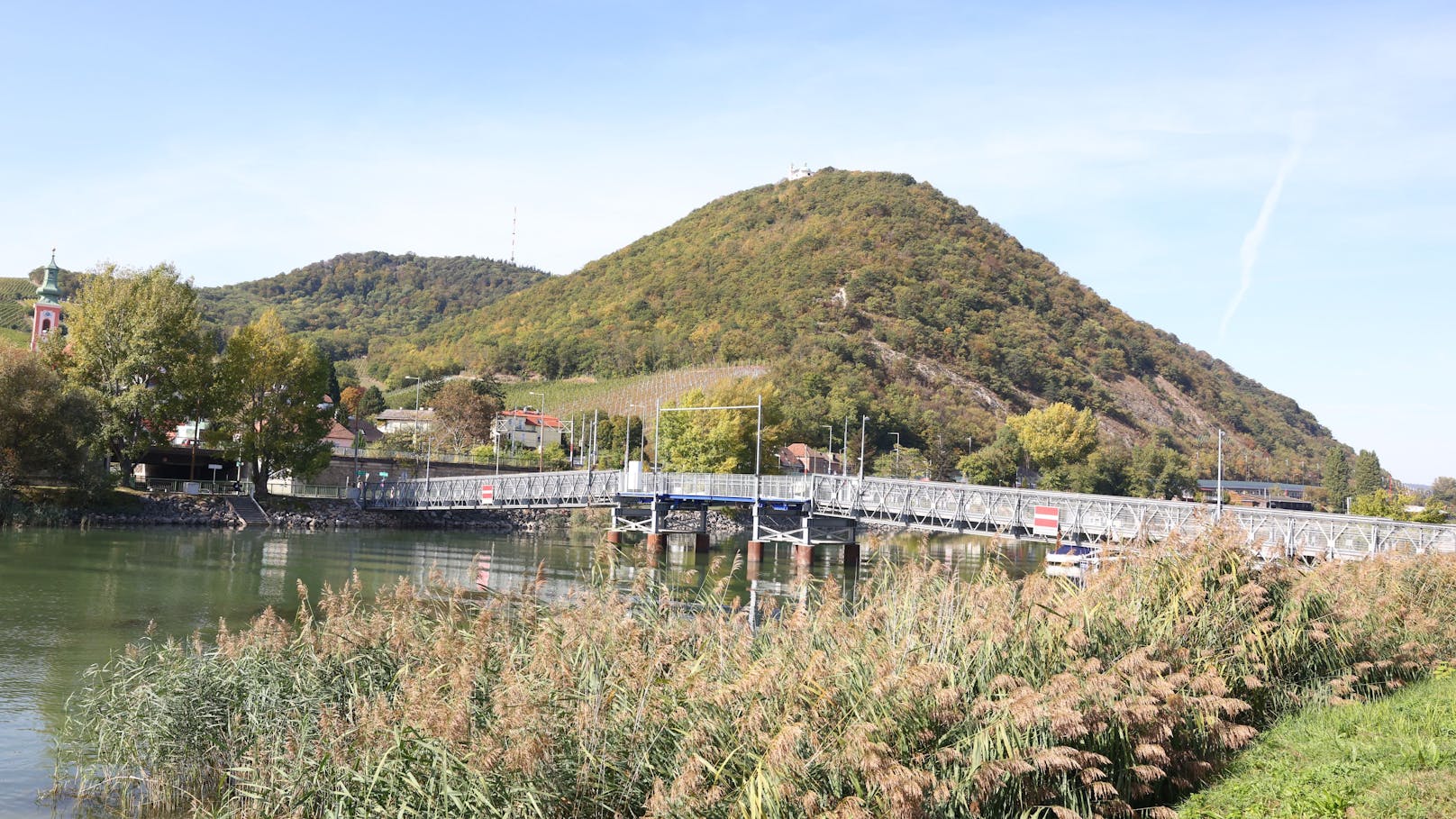 ÖVP und FPÖ Döbling haben in der Bezirksvertretung einen Antrag für den Erhalt der Brücke eingebracht, dieser wurde einstimmig beschlossen.