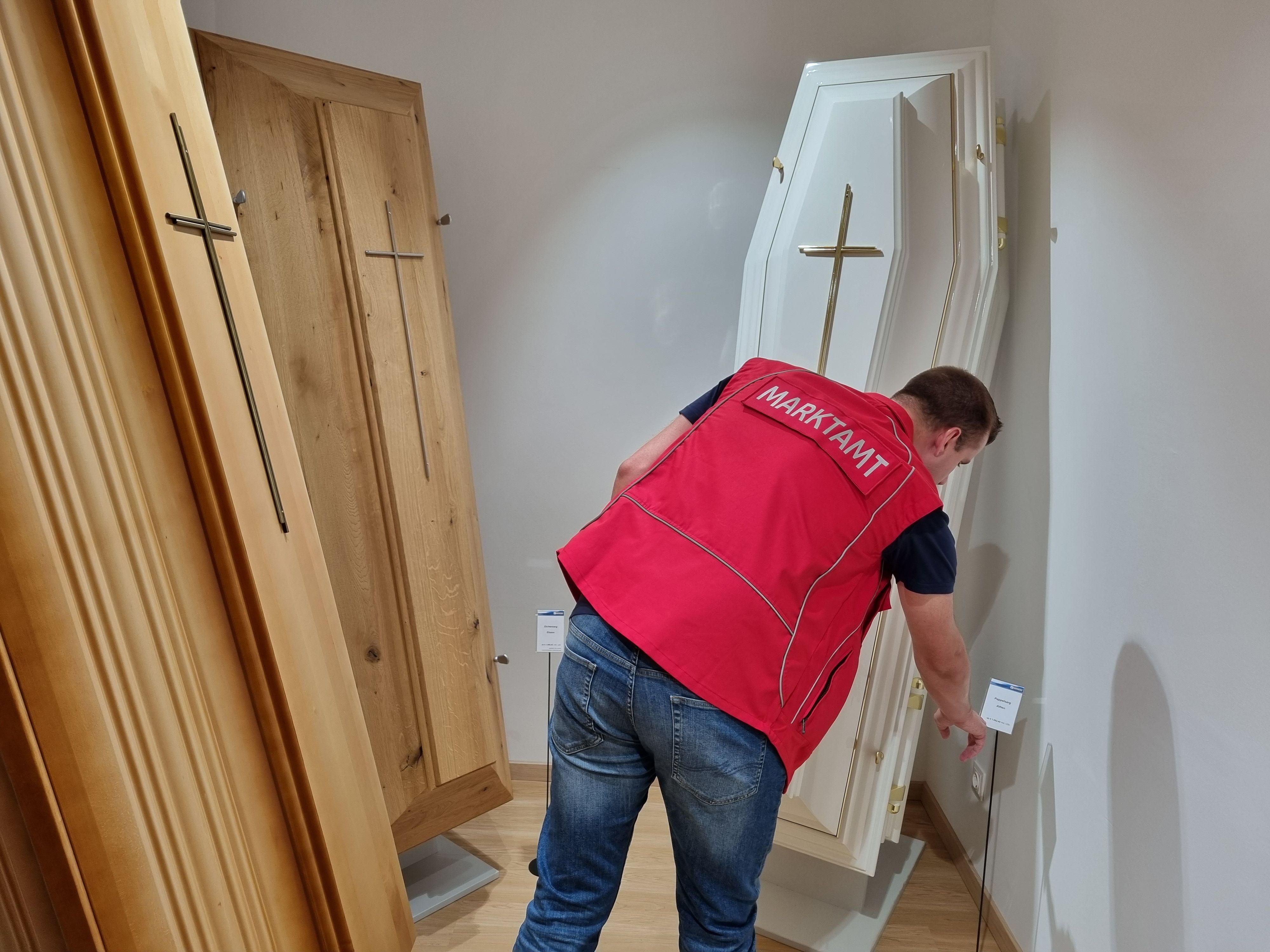 52 Bestattungs-Unternehmen in Wien wurden vom Marktamt kontrolliert. Dabei kam es zu 25 Anzeigen.