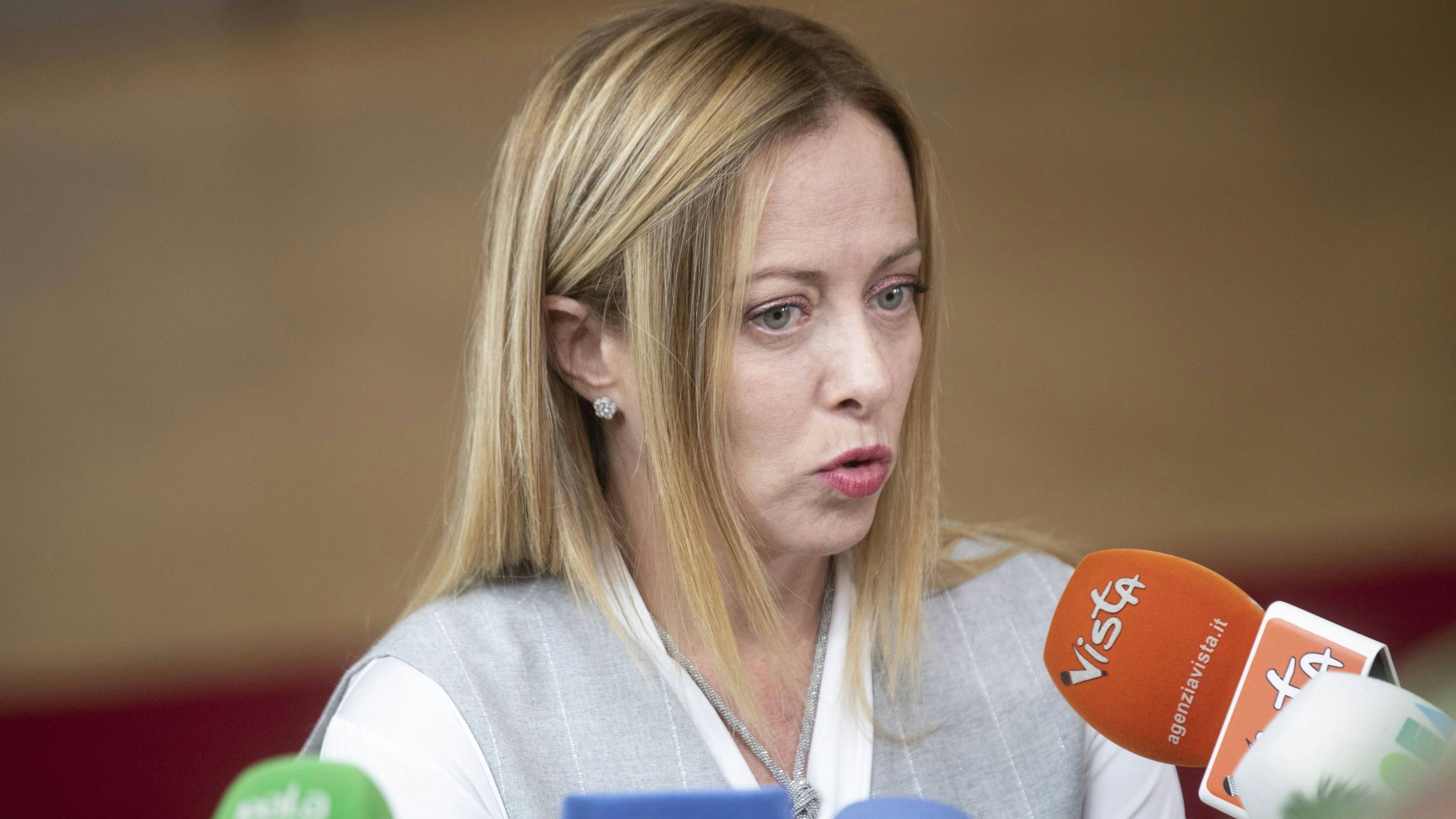 Italiens Premierministerin Giorgia Meloni ist auf einen Fake-Anruf aus Russland hereingefallen. 