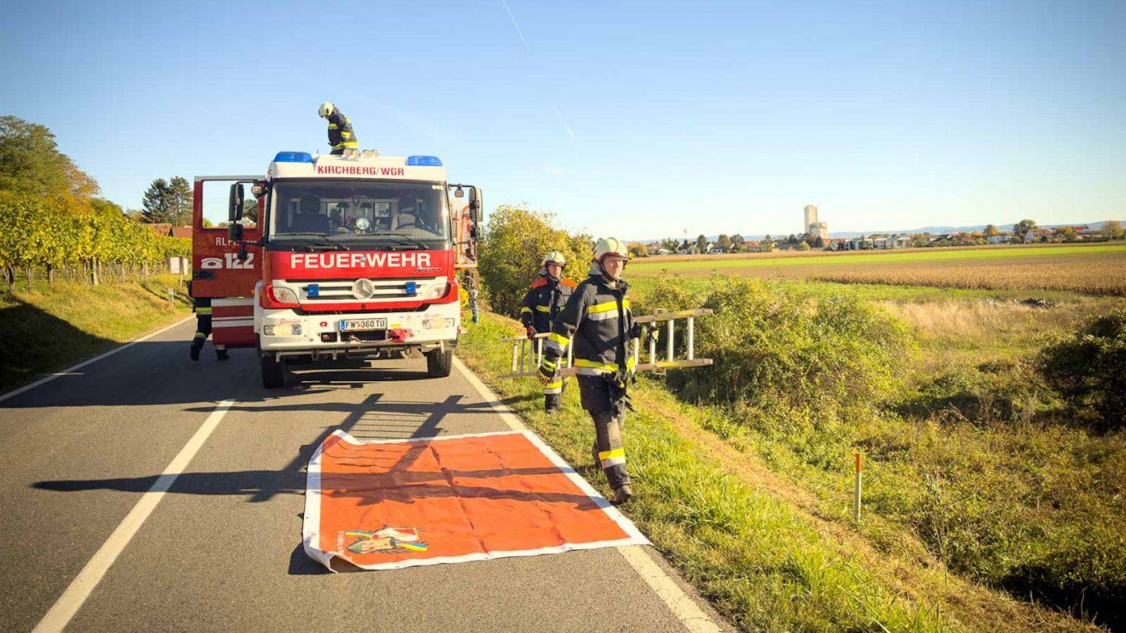 Die Feuerwehren aus Engelmannsbrunn, Kirchberg am Wagram und Fels am Wagram ...