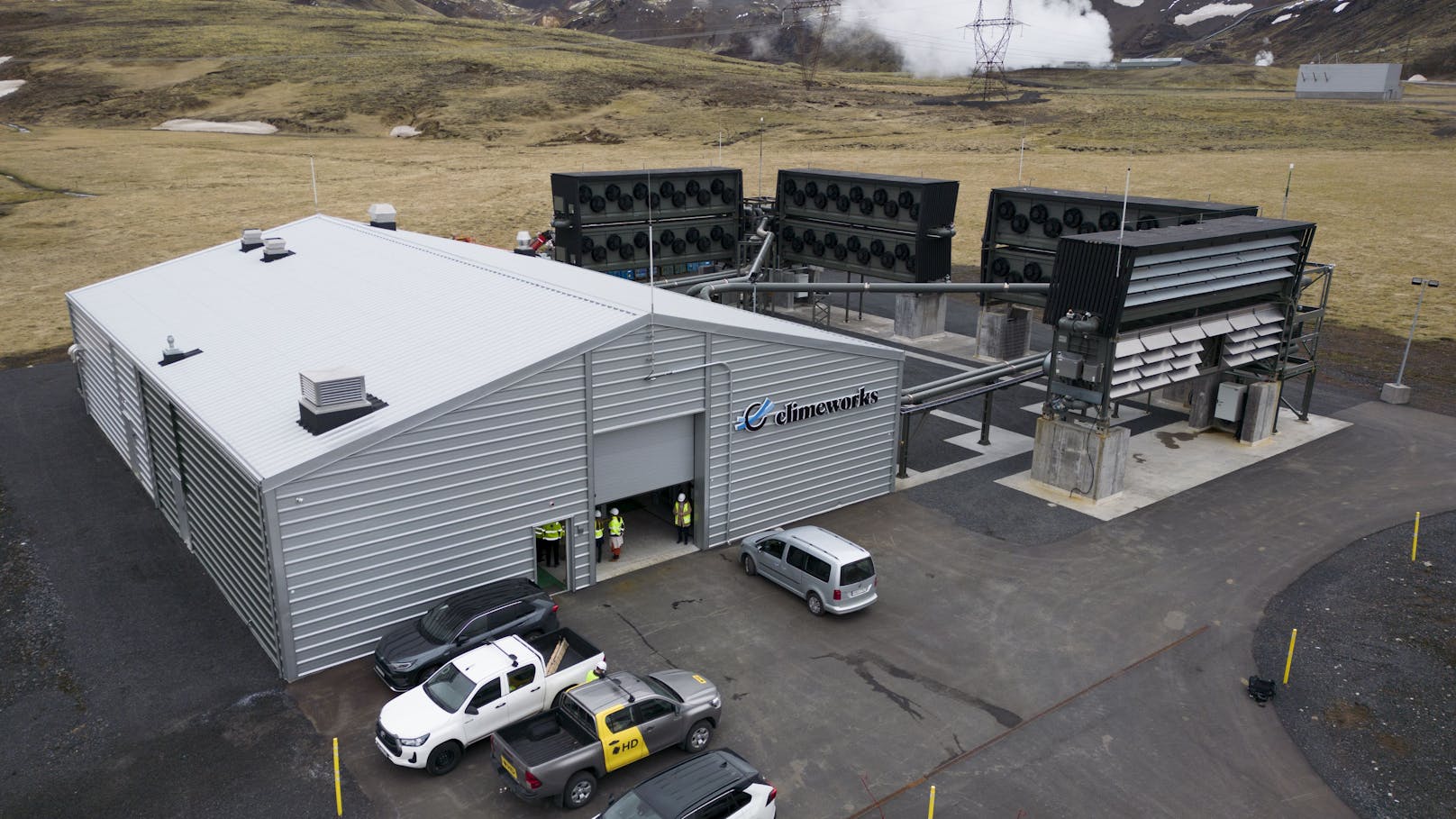 In dieser Anlage auf Island wird CO2 aus der Luft gefiltert und im Boden gespeichert, um gegen den Treibhausgas-bedingten Klimawandel anzukommen.