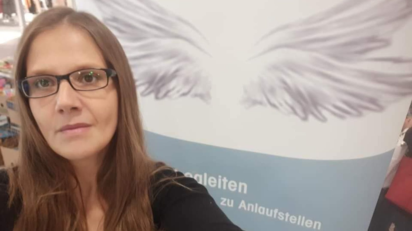 Sie ist Obfrau des Vereins "Menschen in Not - Engel helfen" in Sankt Pölten.