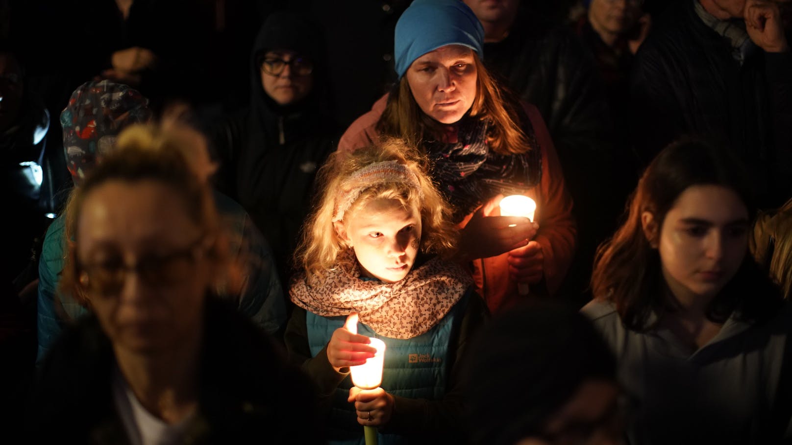 Große Mahnwache und Lichtermeer am Wiener Heldenplatz für Israel am 2. November 2023.