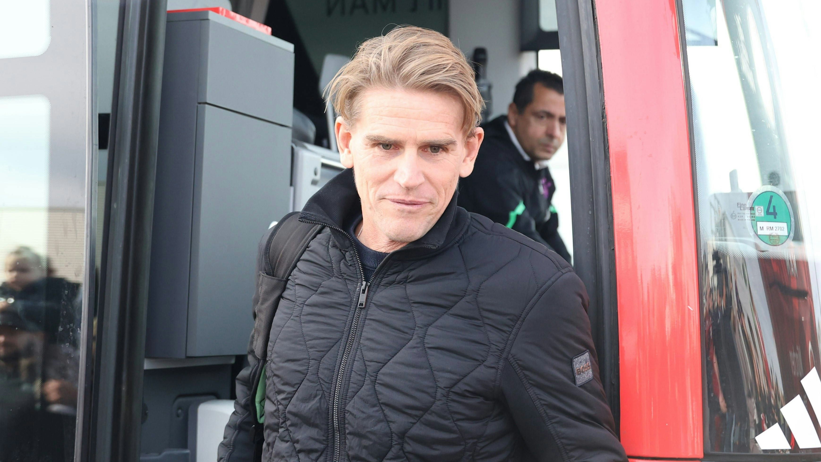 Bayern-Sportdirektor Christoph Freund ist so richtig angefressen. 