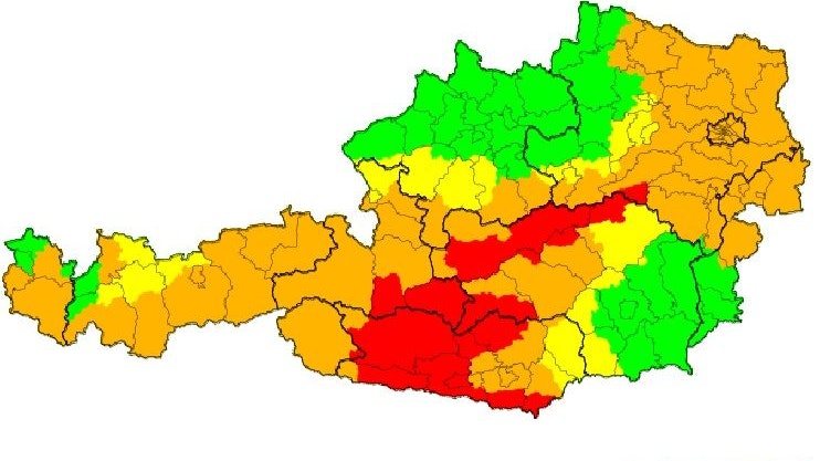 Aktuell herrscht in mehreren Bundesländern Wetter-Warnstufe Rot.