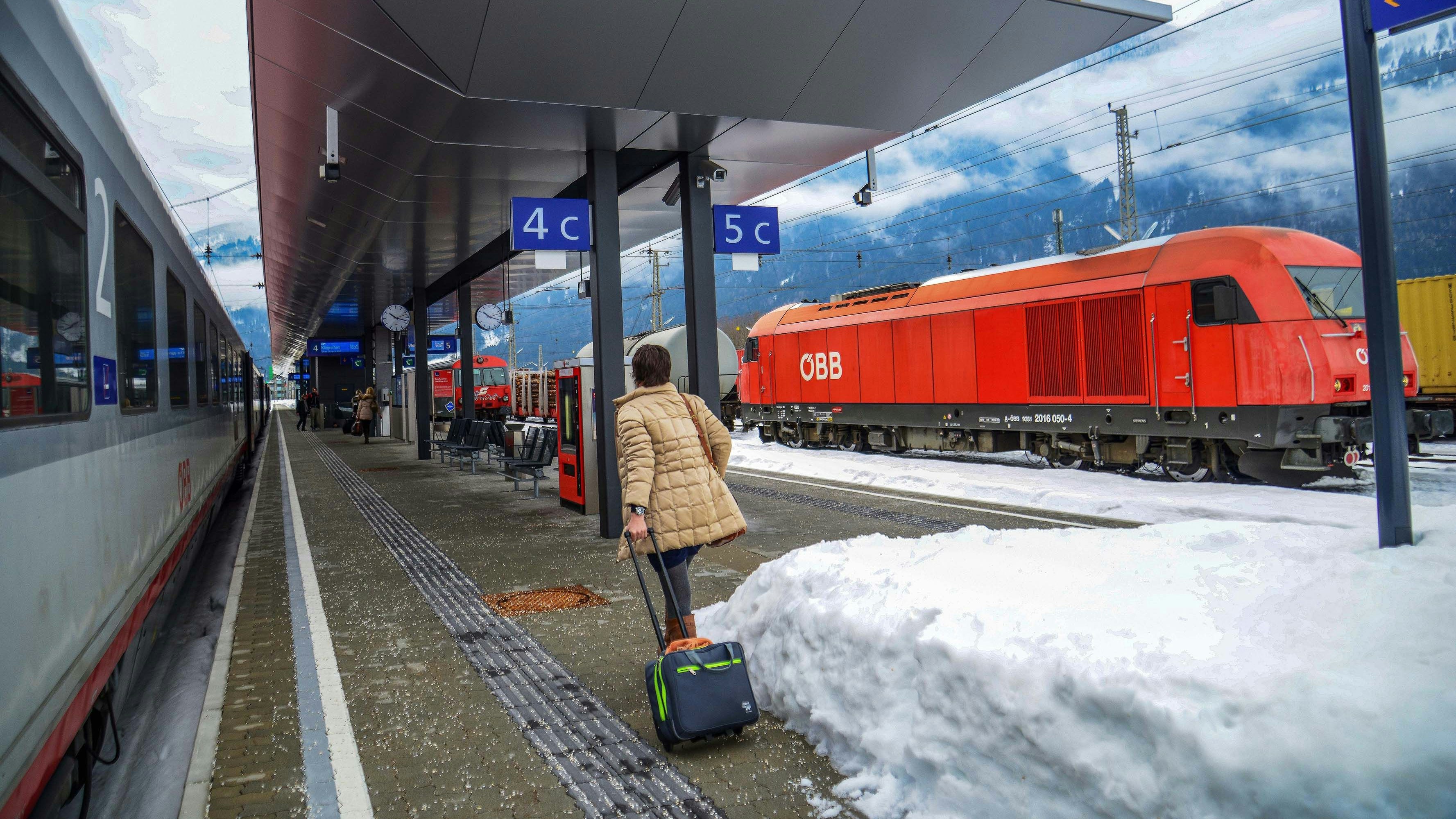 Viele Österreicher werden in den nächsten Tagen den ersten Schnee zu Gesicht bekommen. (Symbolbild)