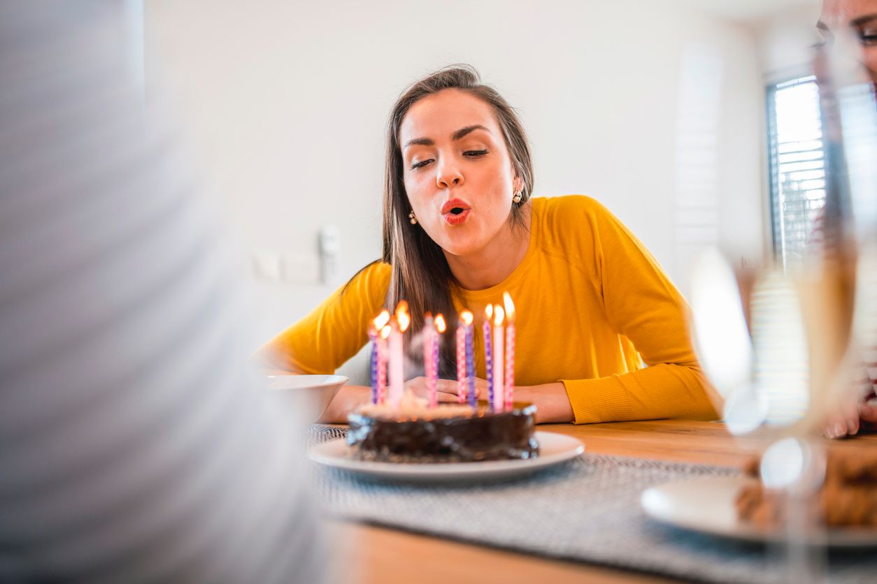 Augen zu und was wünschen: Das Kerzenausblasen zum Geburtstag ist wohl eines der schönsten Rituale.