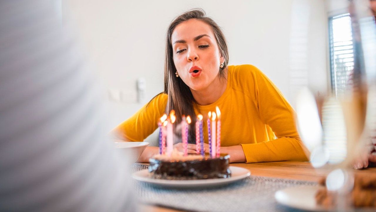 Heute.at - Kerzenausblasen – das landet alles auf der Torte