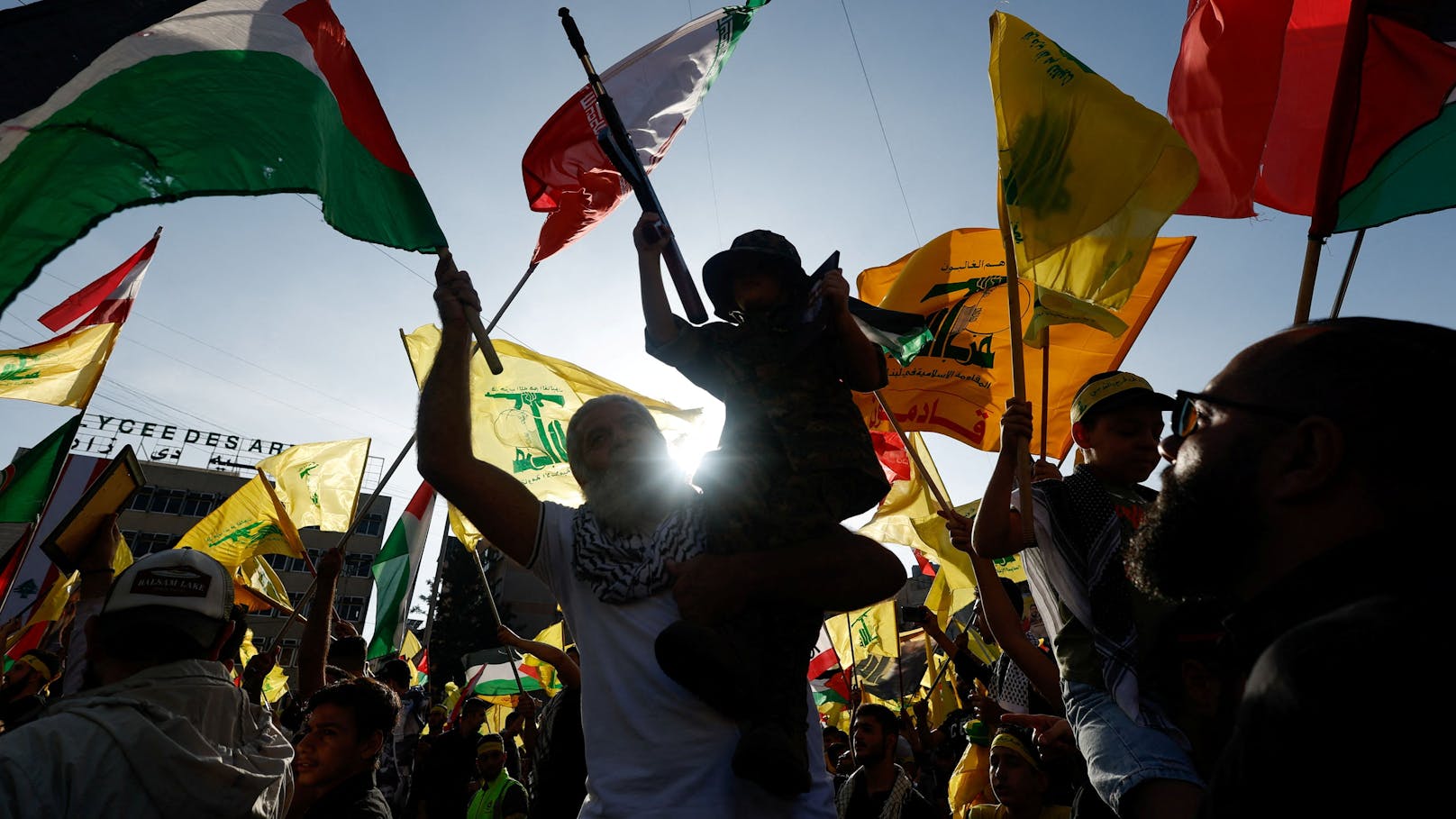 Tausende Menschen verfolgten die Videobotschaft von Hisbollah-Führer Hassan Nasrahllah.