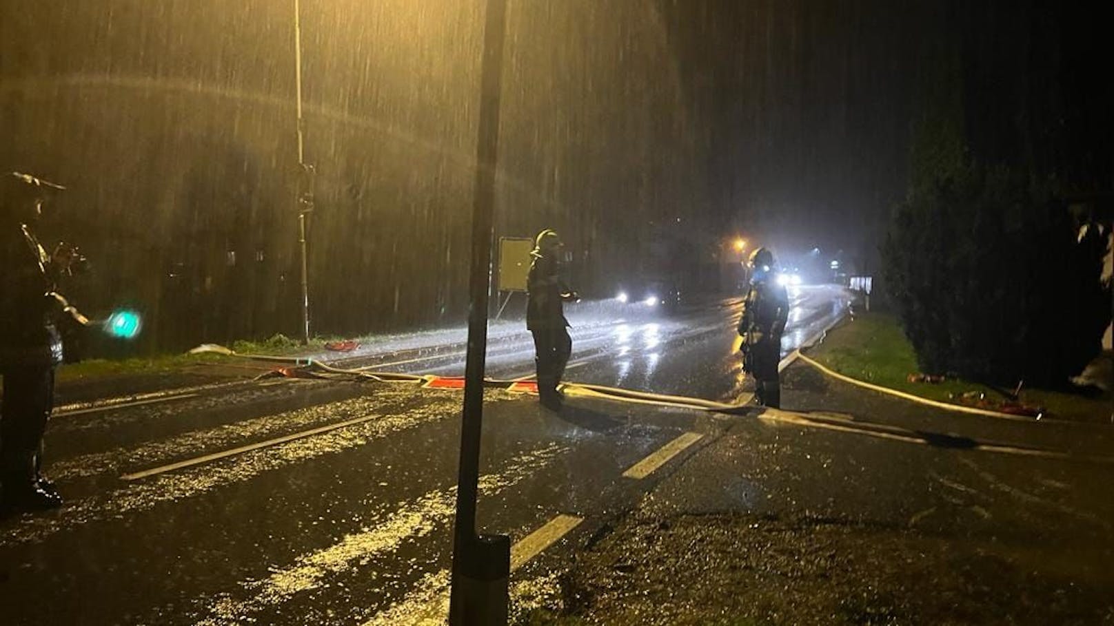 Ausläufer von Orkan-Tief Ciaran haben in der Nacht auf den 3. November in Kärnten mit Sturmböen und Starkregen für zahlreiche Feuerwehreinsätze gesorgt.