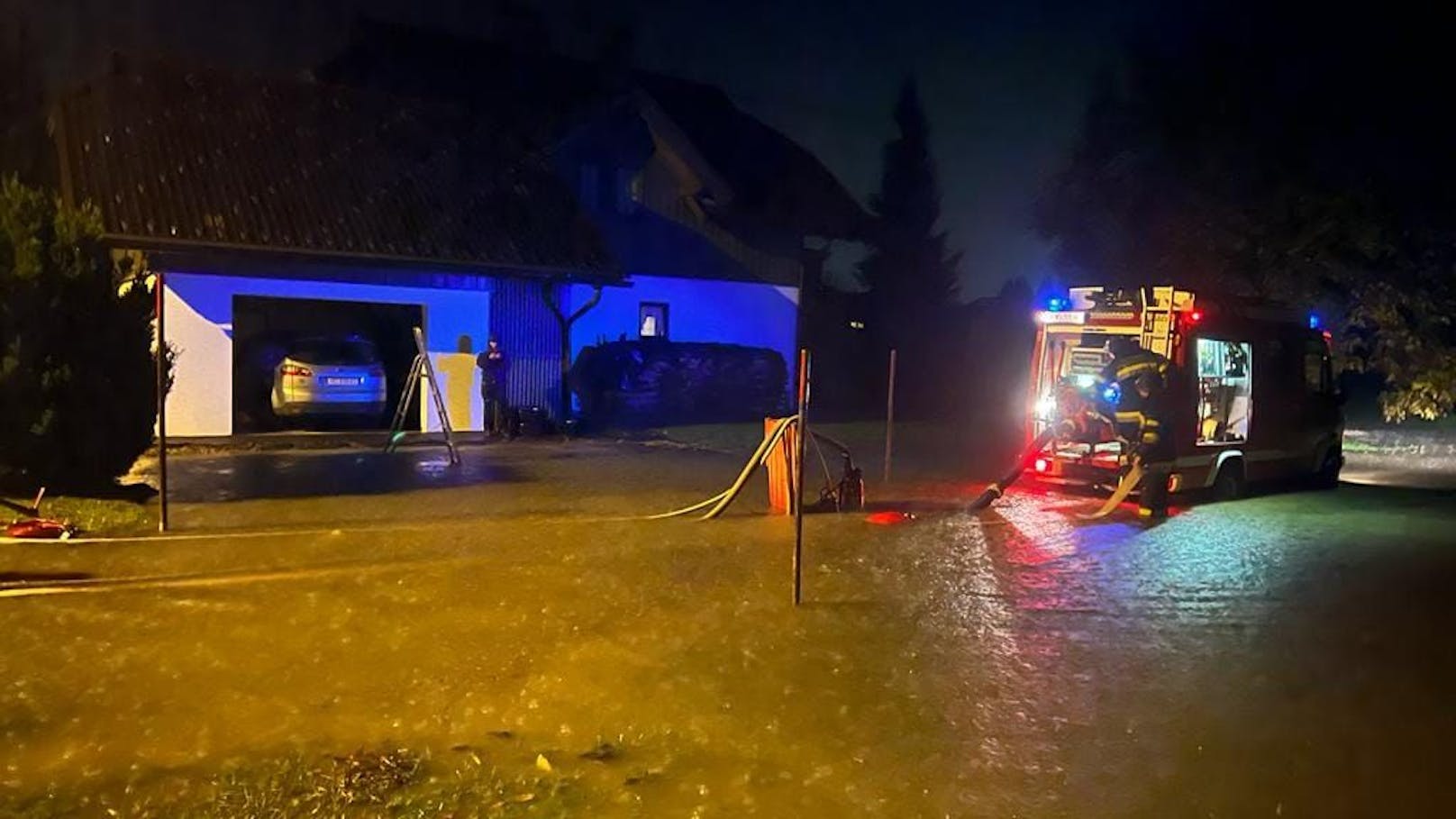 Regenwalze hinterlässt Spur der Verwüstung