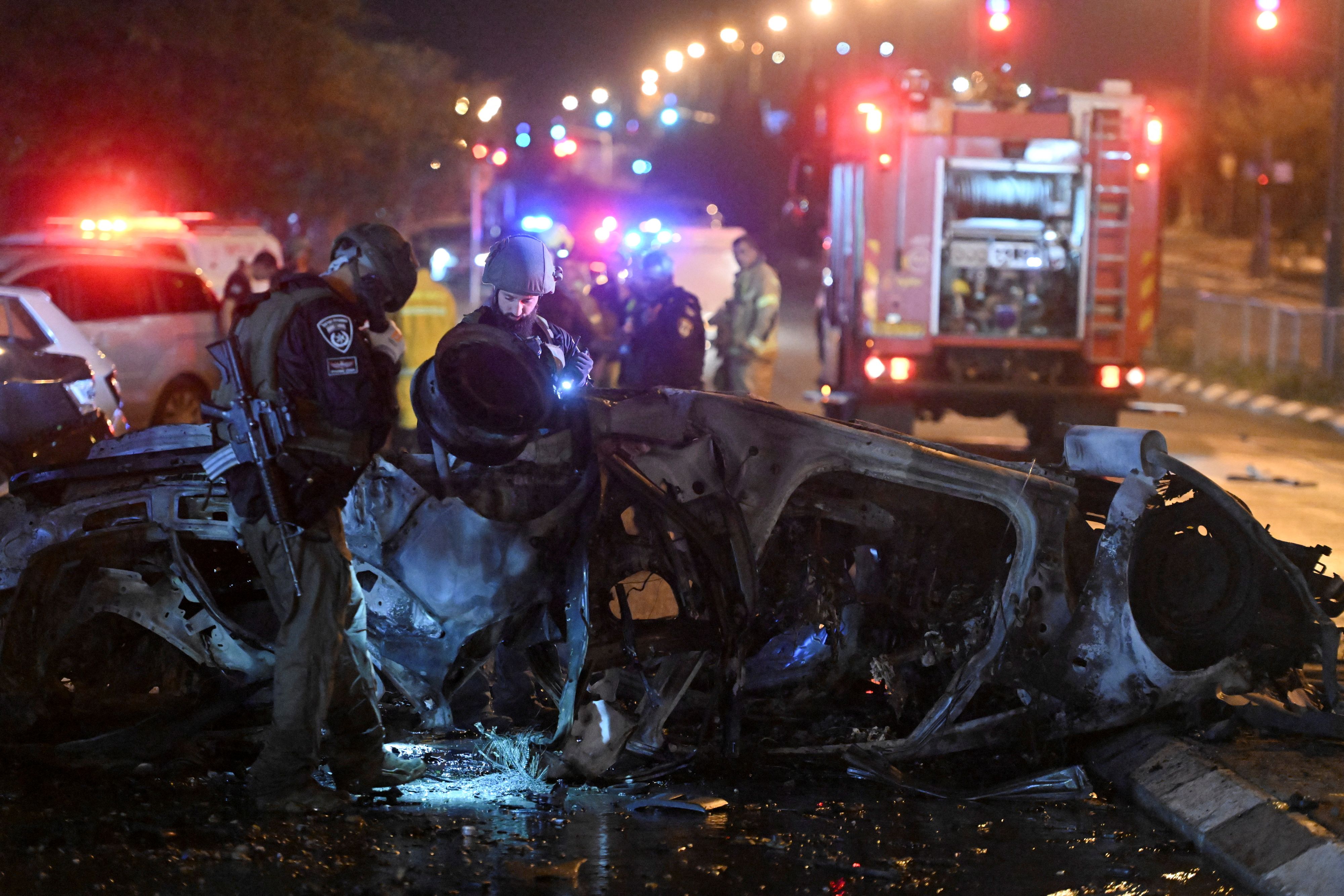 Bei einem Raketenangriff der Hamas aus dem Libanon wurden in der israelischen Stadt Kiriat Schmona zwei Personen verletzt. 