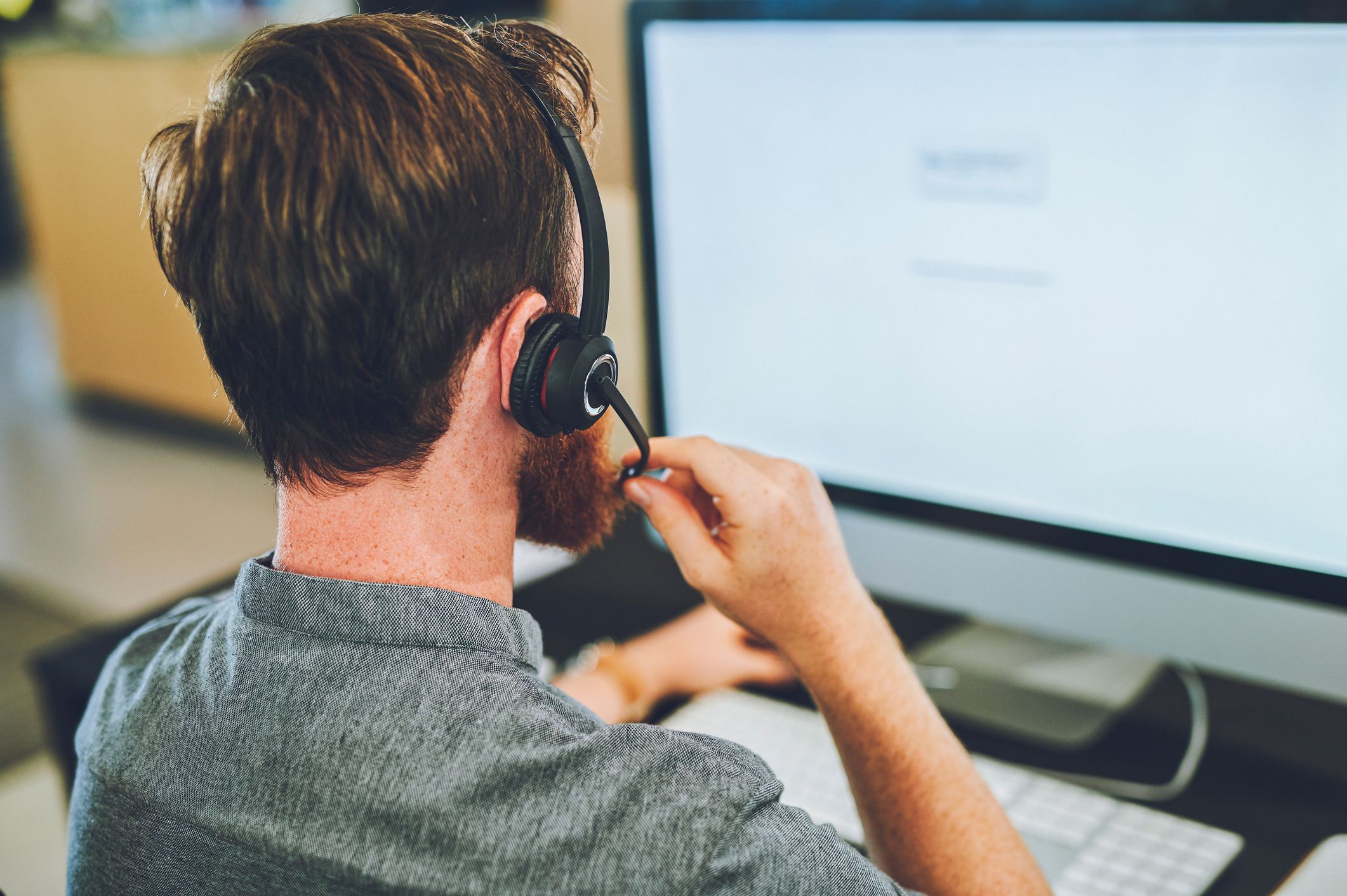 Viele Angestellte sorgen sich, weil Firmen ihre Arbeitsprozesse zunehmend automatisieren.