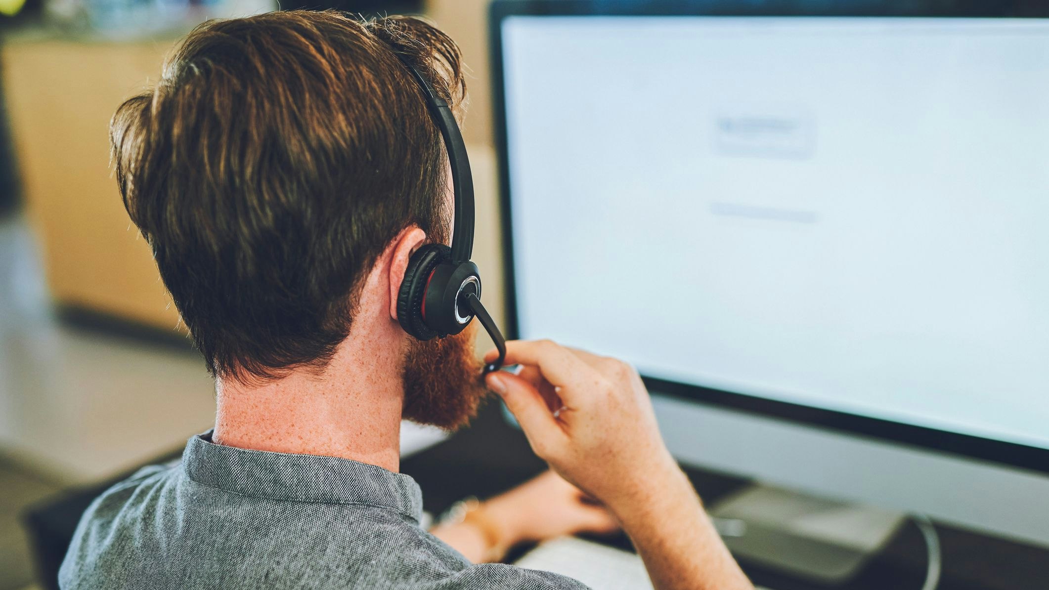 Viele Angestellte sorgen sich, weil Firmen ihre Arbeitsprozesse zunehmend automatisieren.