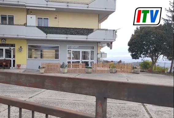 Ein italienisches Paar kommt nach dem Verzehr einer Pizza mit Schmerzen ins Spital.