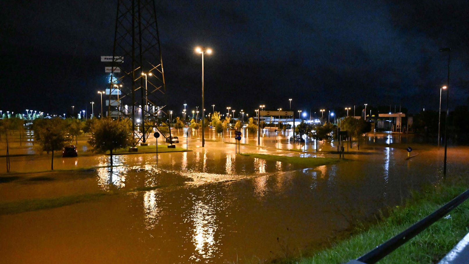 Orkan-Tief Ciarán hat am 2. und 3. November die Toskana verwüstet. Im Bild die Situation in Campi Bisenzio nahe Florenz.