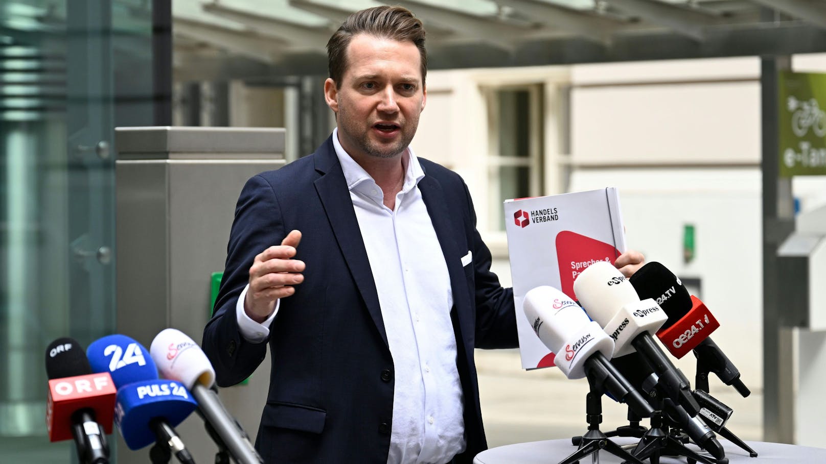 Handelsverband-Geschäftsführer Rainer Will prognostiziert ein zweistelliges Umsatzminus. 