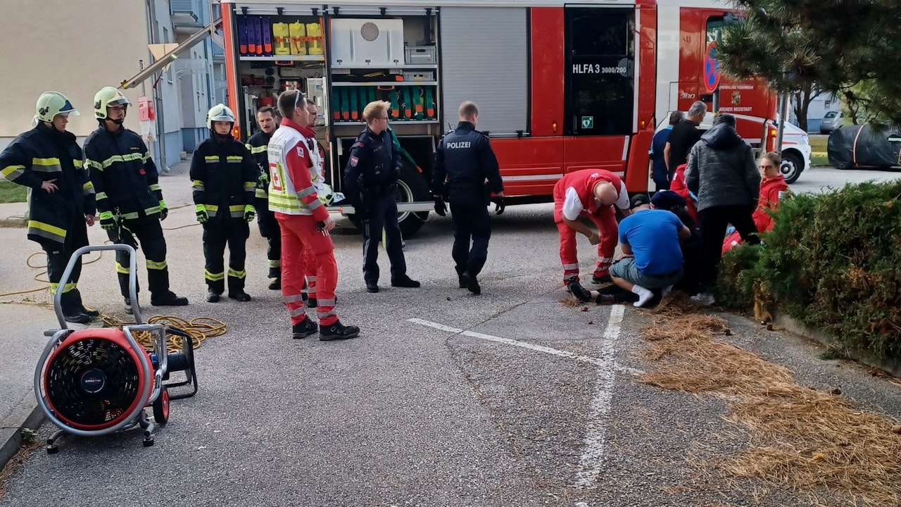 Heute.at - 17-Jähriger bewusstlos! Feuerwehr rettet Familie