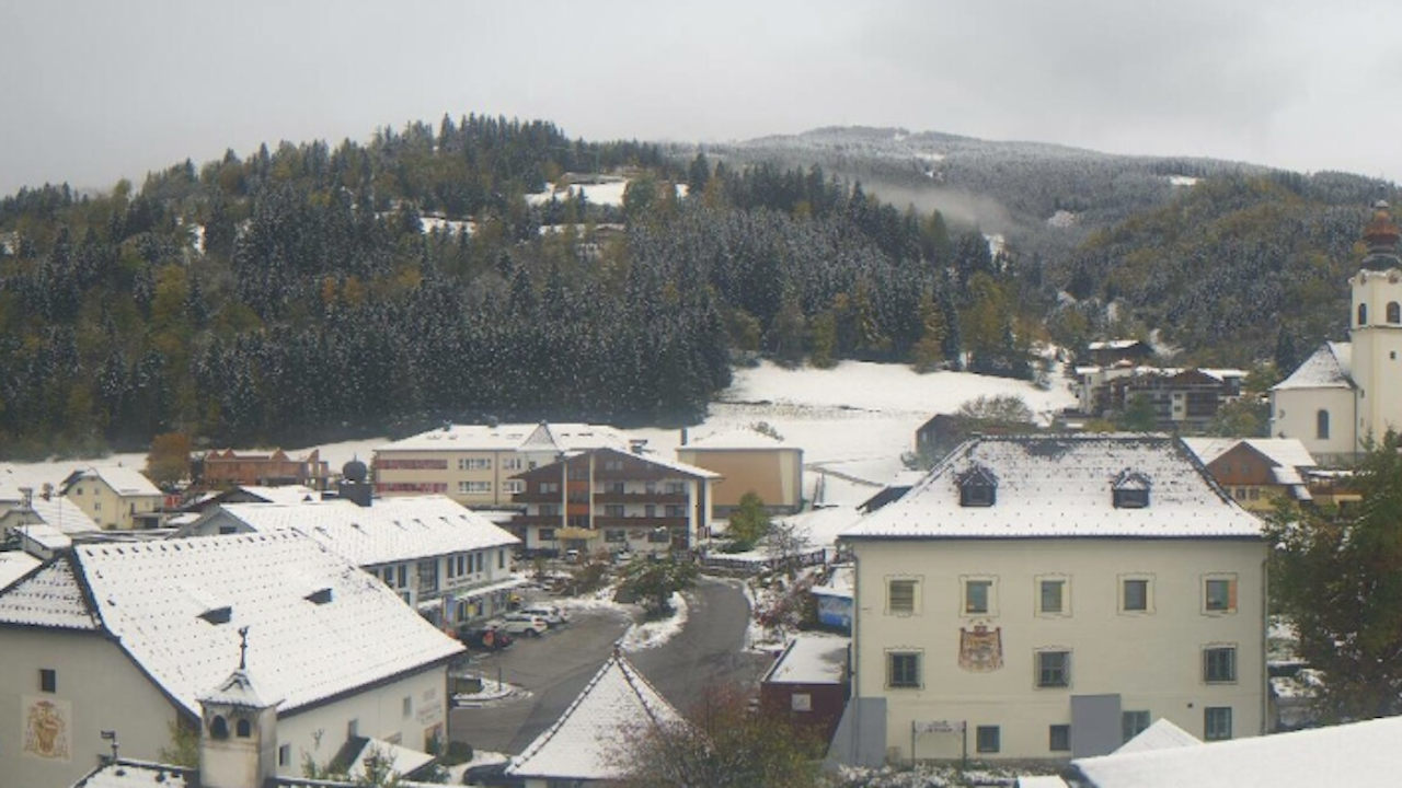 Heute.at - Schnee bis ins Tal so heftig, dass es rote Warnung gibt