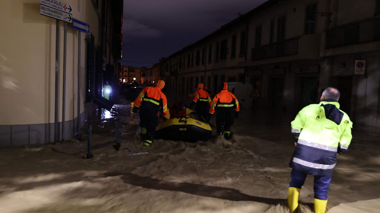 Orkan-Tief Ciarán hat am 2. und 3. November die Toskana verwüstet. Im Bild die Situation in Campi Bisenzio nahe Florenz.