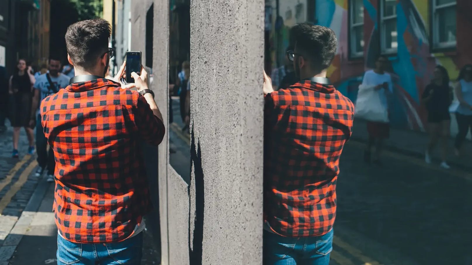 Doch Selfies haben durchaus eine Existenzberechtigung: Wie Forscher der Universität Bamberg nachgewiesen haben, transportieren die digitalen Selbstporträts nämlich jede Menge Informationen. 