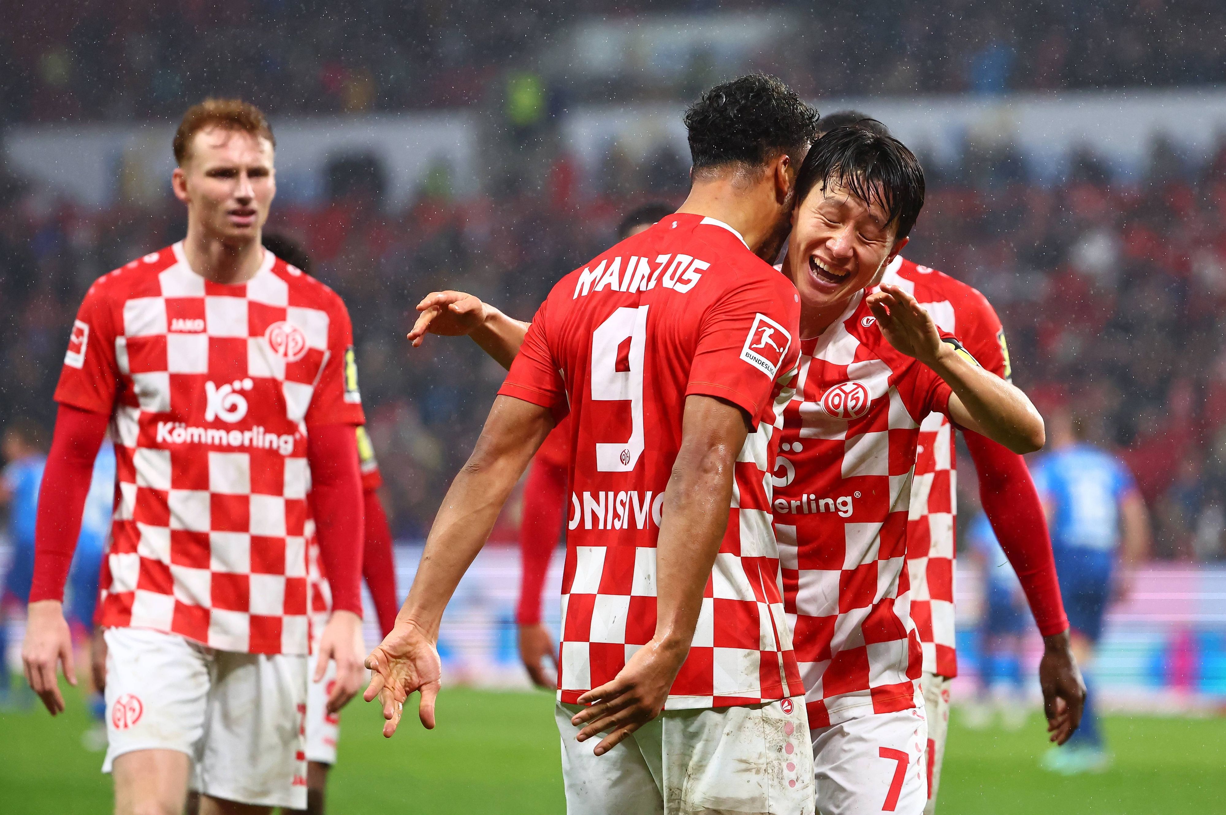 Mainz 05 feiert den ersten Saisonsieg. 