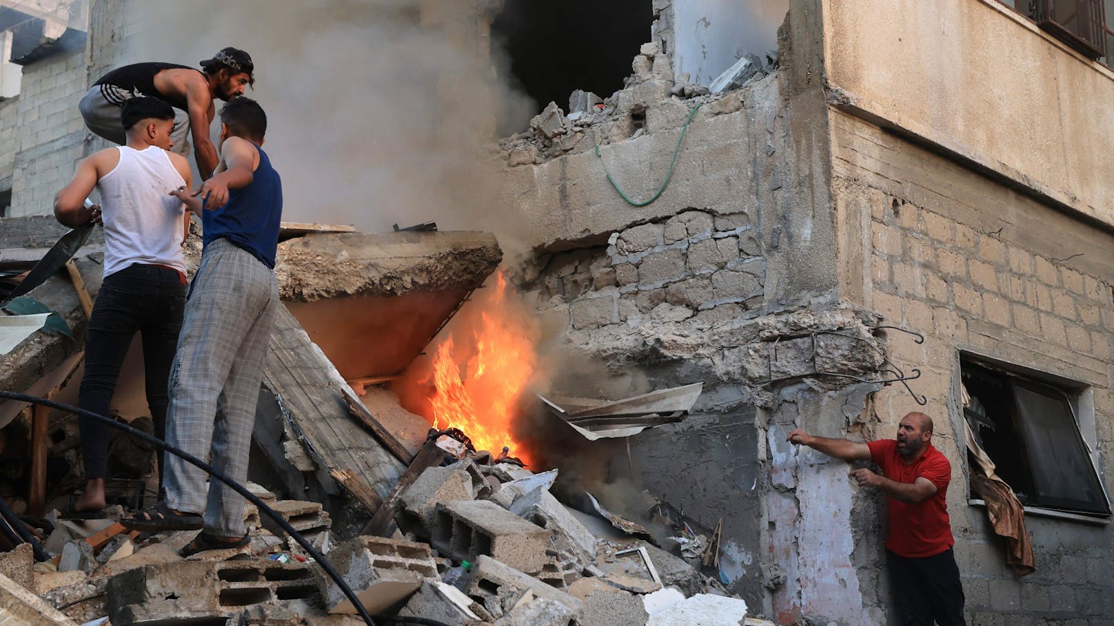 Bei israelischen Angriffen im Gazastreifen wurden zahlreiche Menschen getötet.