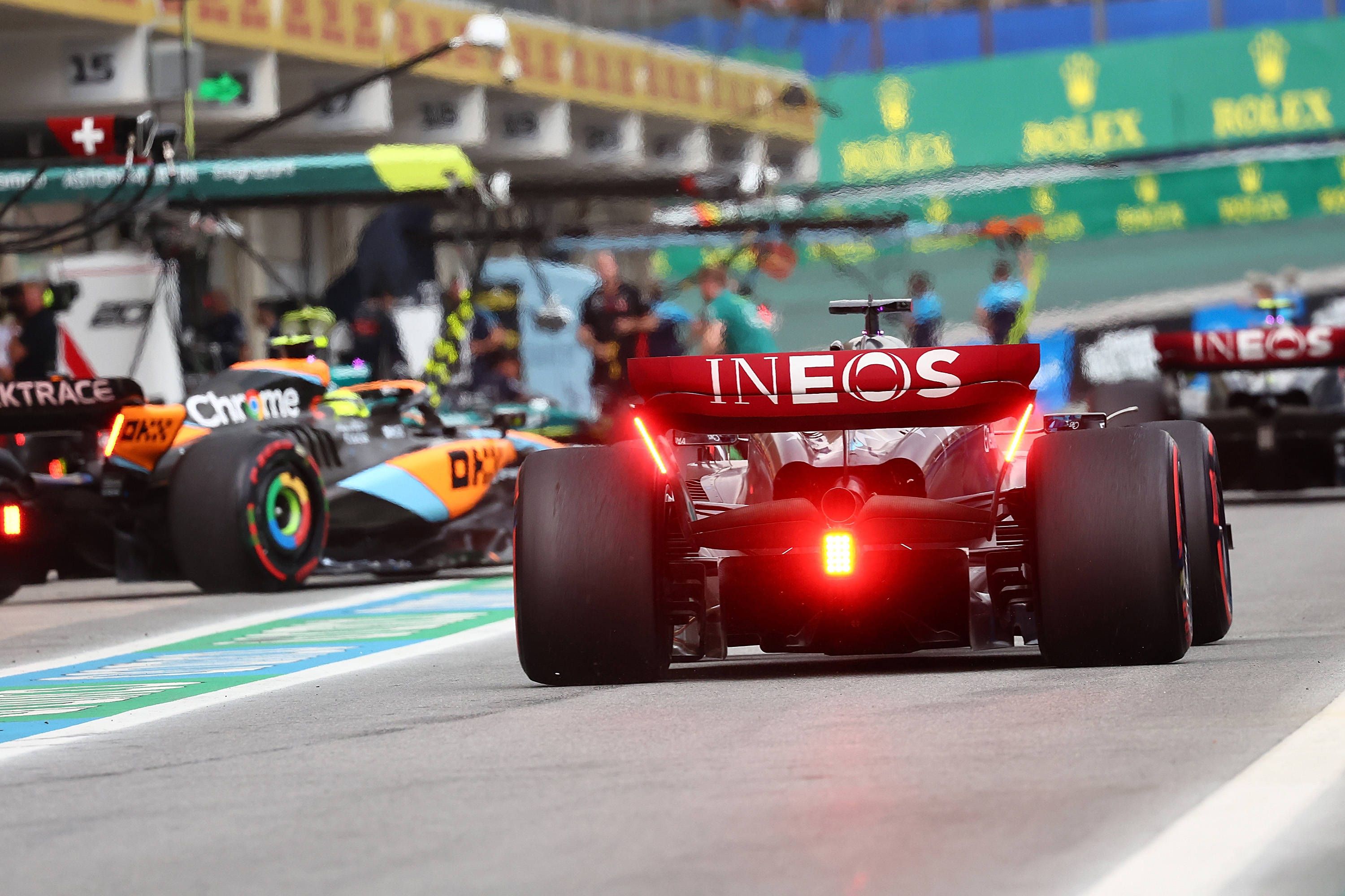 Mercedes-Pilot George Russell wurde in Brasilien bestraft.