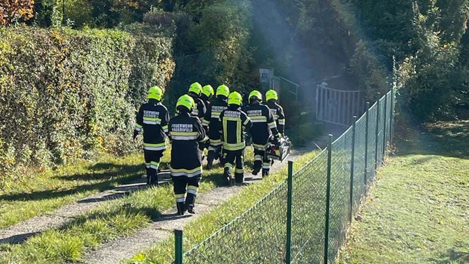 Dem Reh konnte so aus der Patsche geholfen werden.