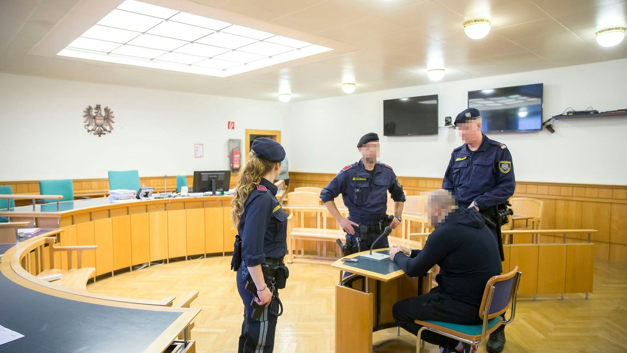 Mordprozess gegen einen psychisch kranken, der seinen vater ermordet hat