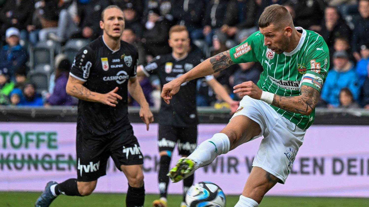 Guido Burgstaller schießt Rapid in Führung.