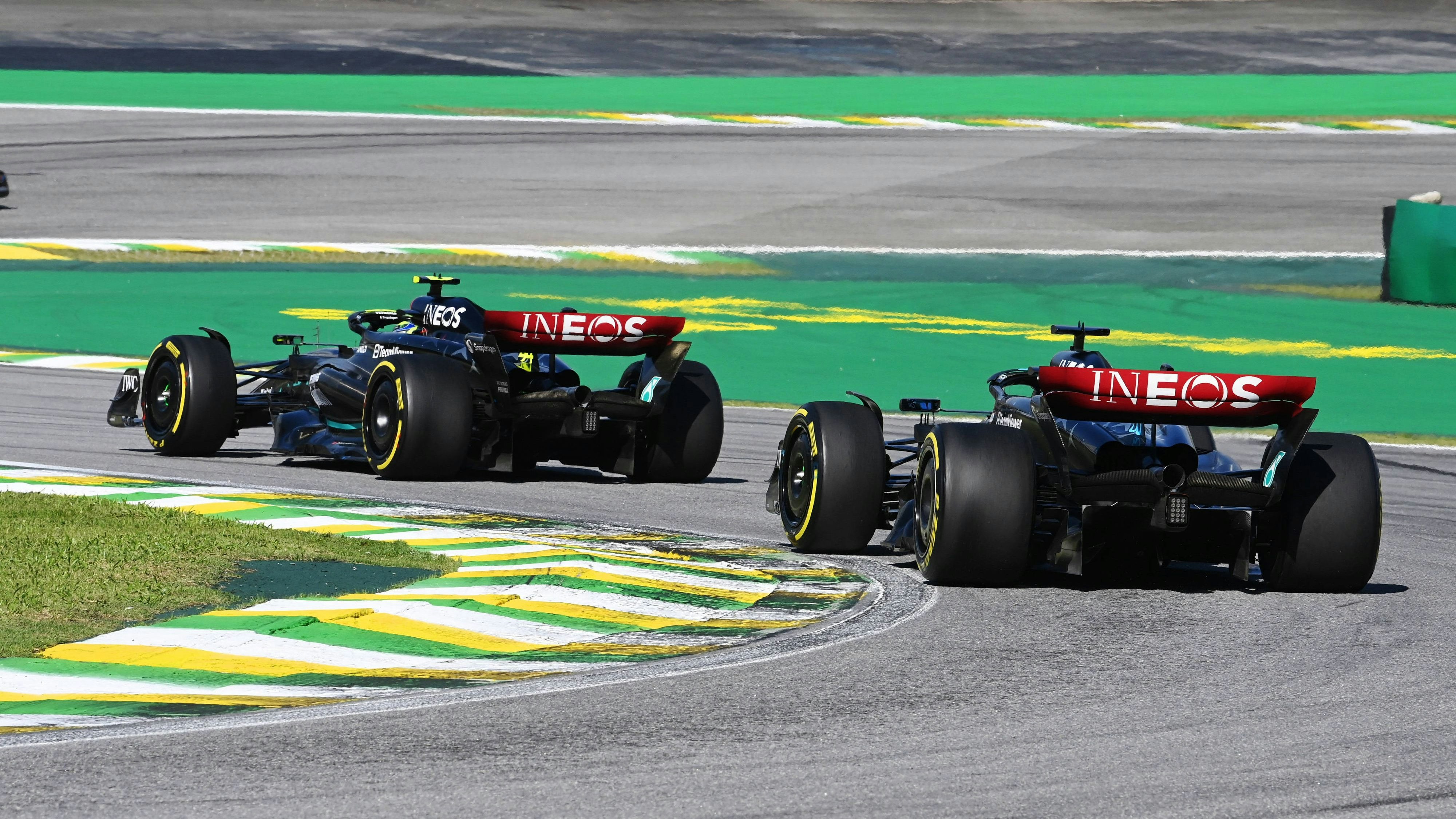 George Russell durfte nicht an Lewis Hamilton vorbeifahren.