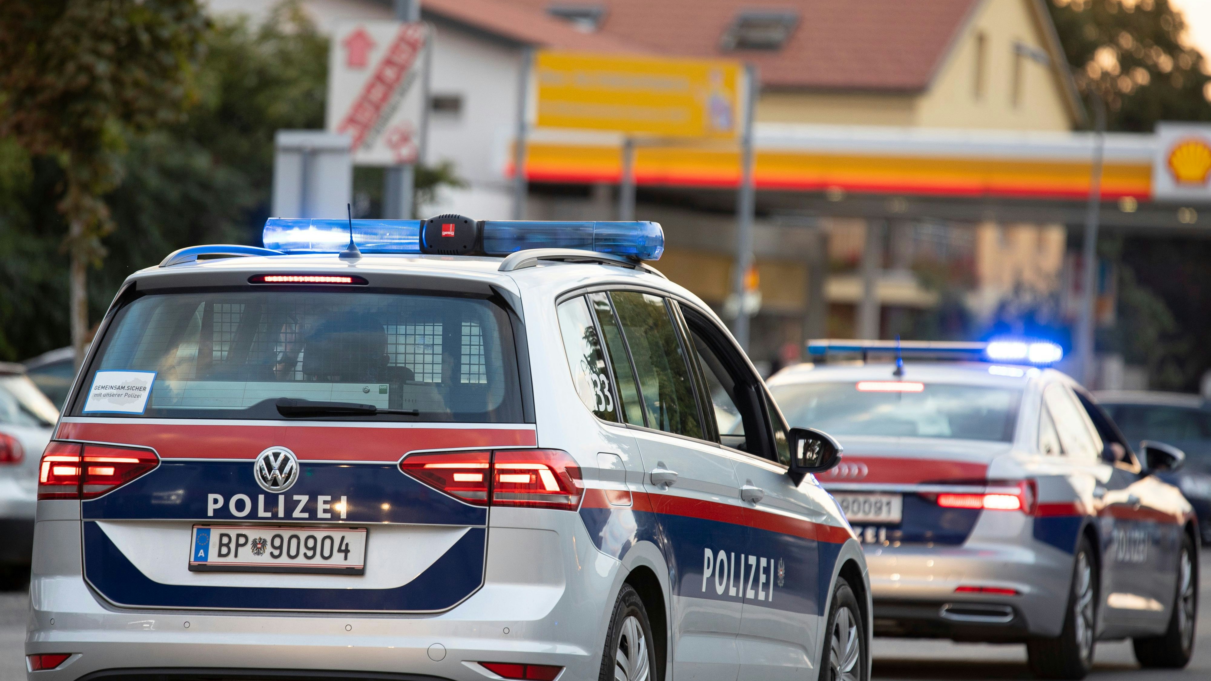 Die Polizei musste zu einer Tankstelle in Wien ausrücken. Symbolbild. 