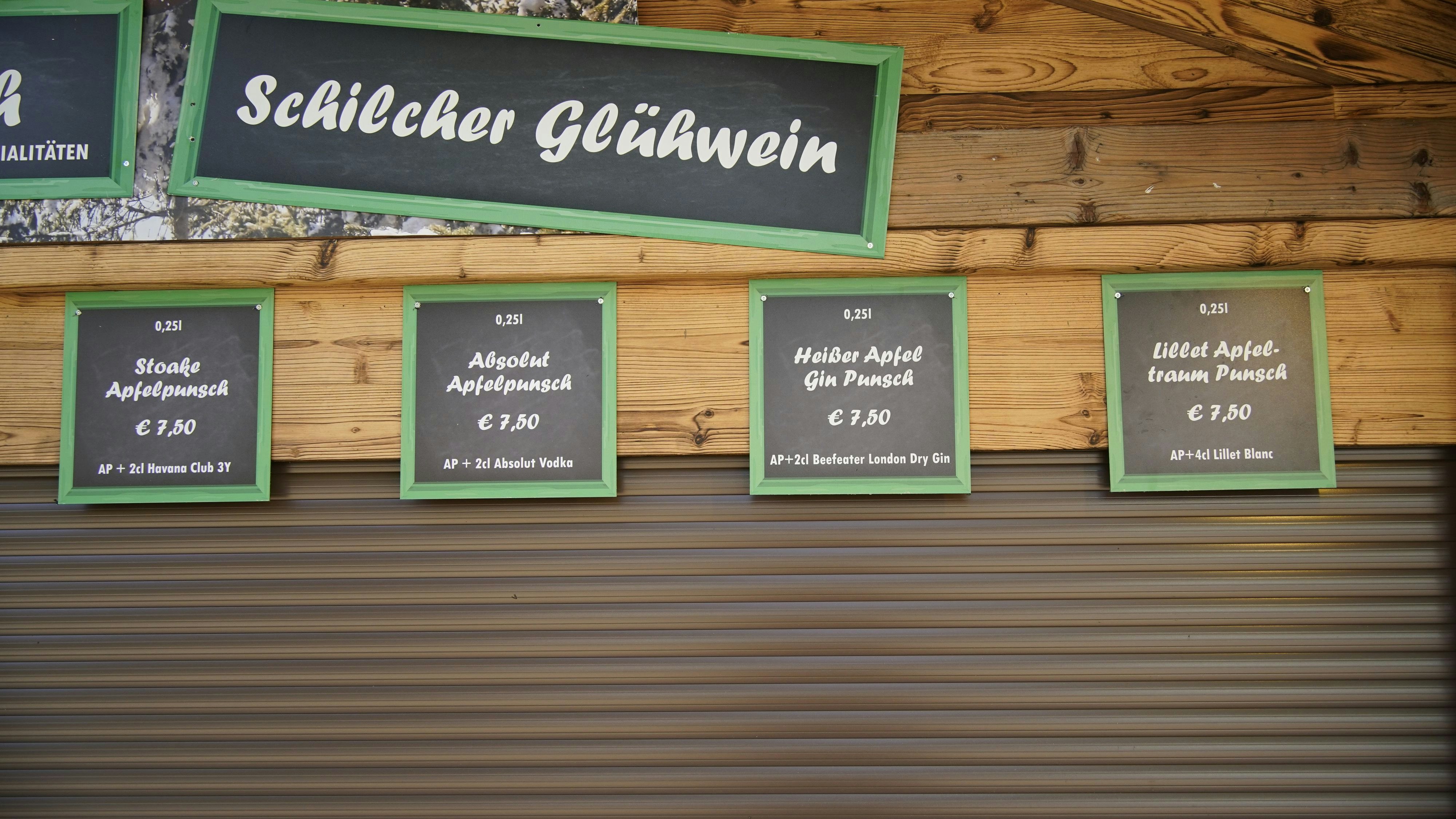 Für einen Weihnachtsmarktbesuch muss man heuer tief in die Tasche greifen. Punsch kann am alten AKH bis zu 7,50 Euro kosten.