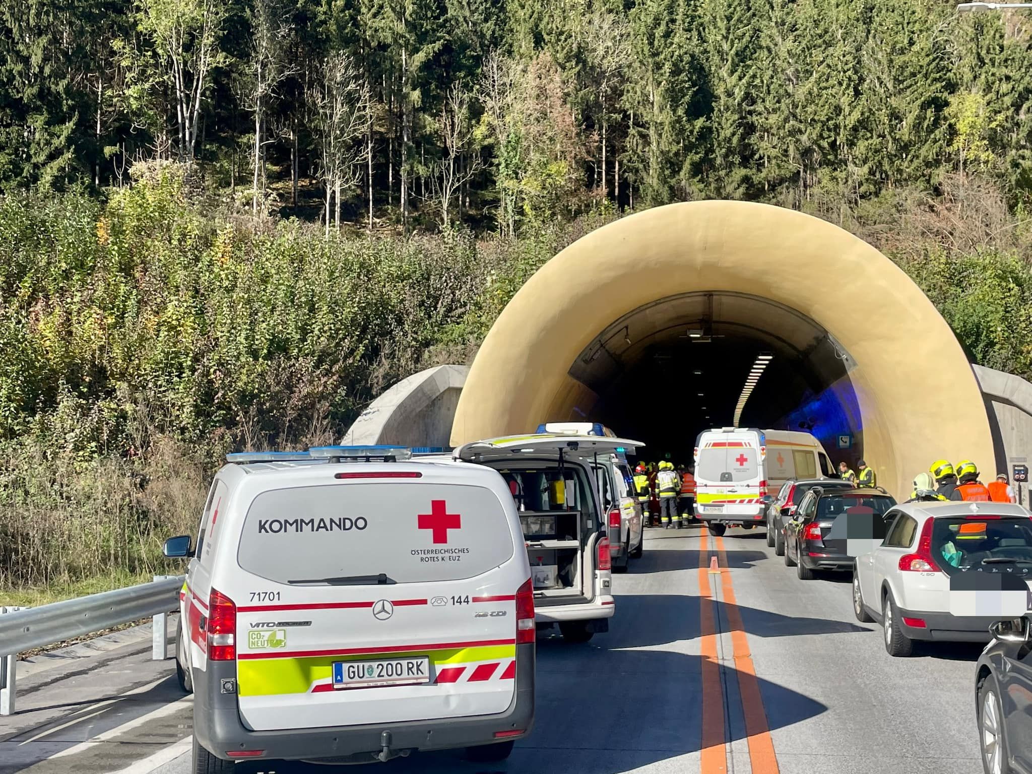 Im Schartnerkogeltunnel kam es am Samstag zu einem schweren Verkehrsunfall. 