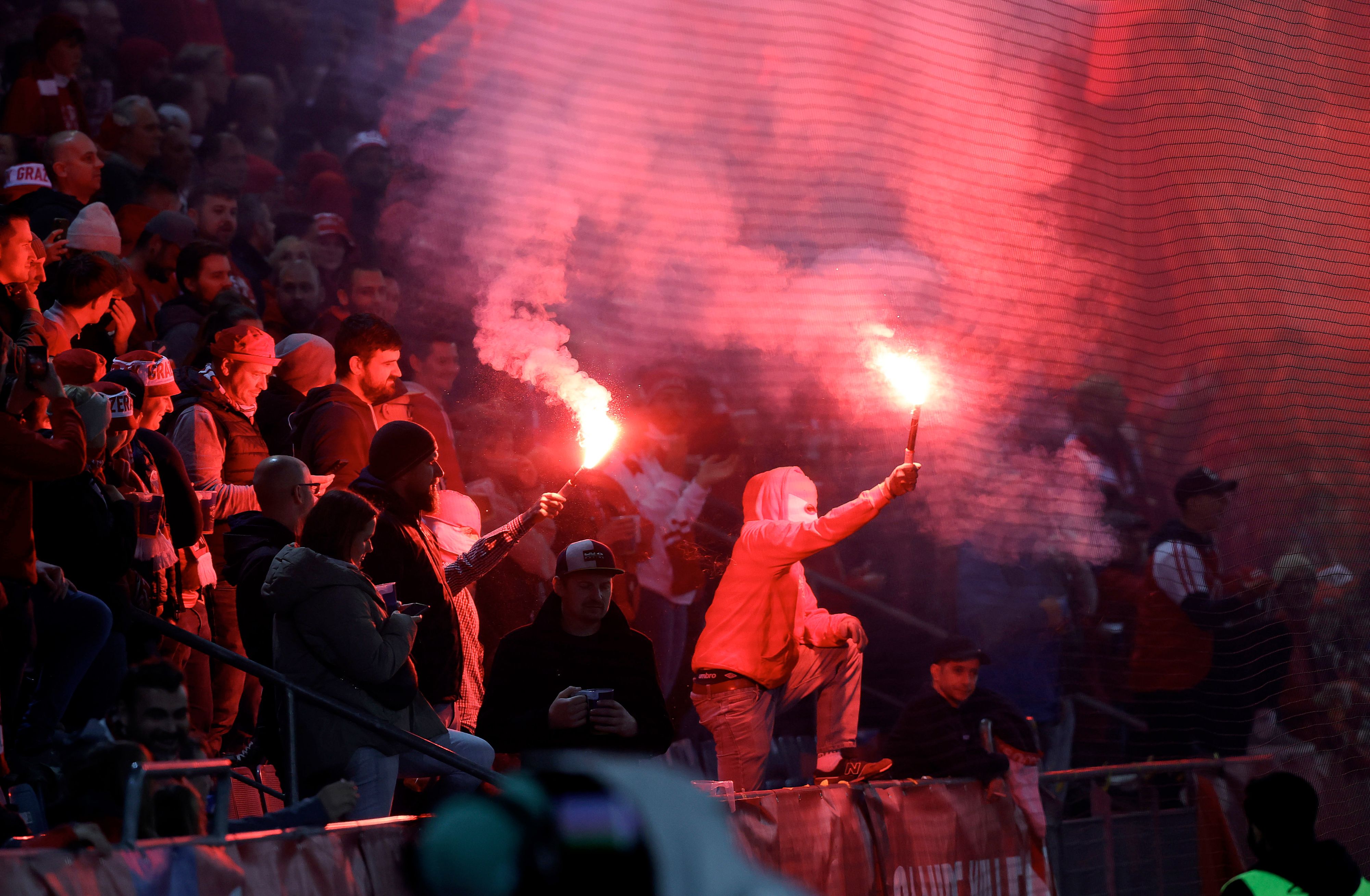 Die Stimmung war bereits vor dem Derby aufgeheizt.