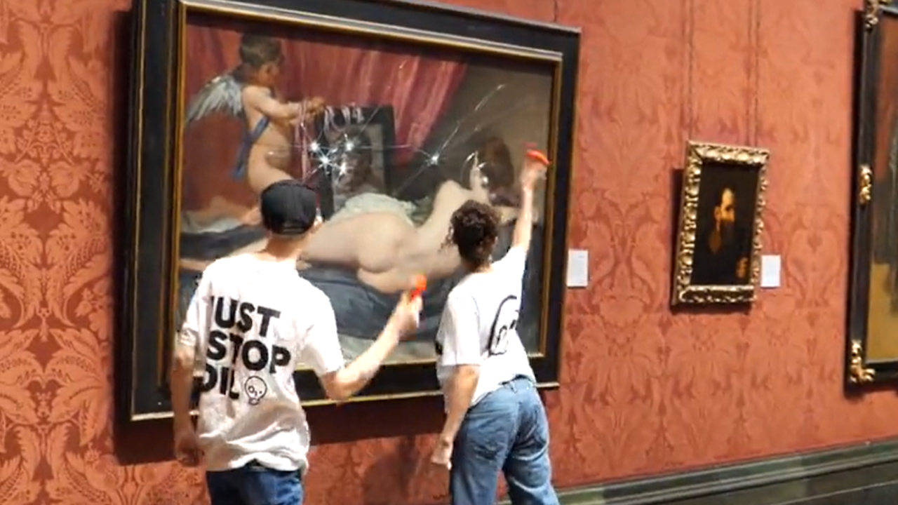 Heute.at - Klima-Chaoten zerstören berühmtes Gemälde mit Hammer