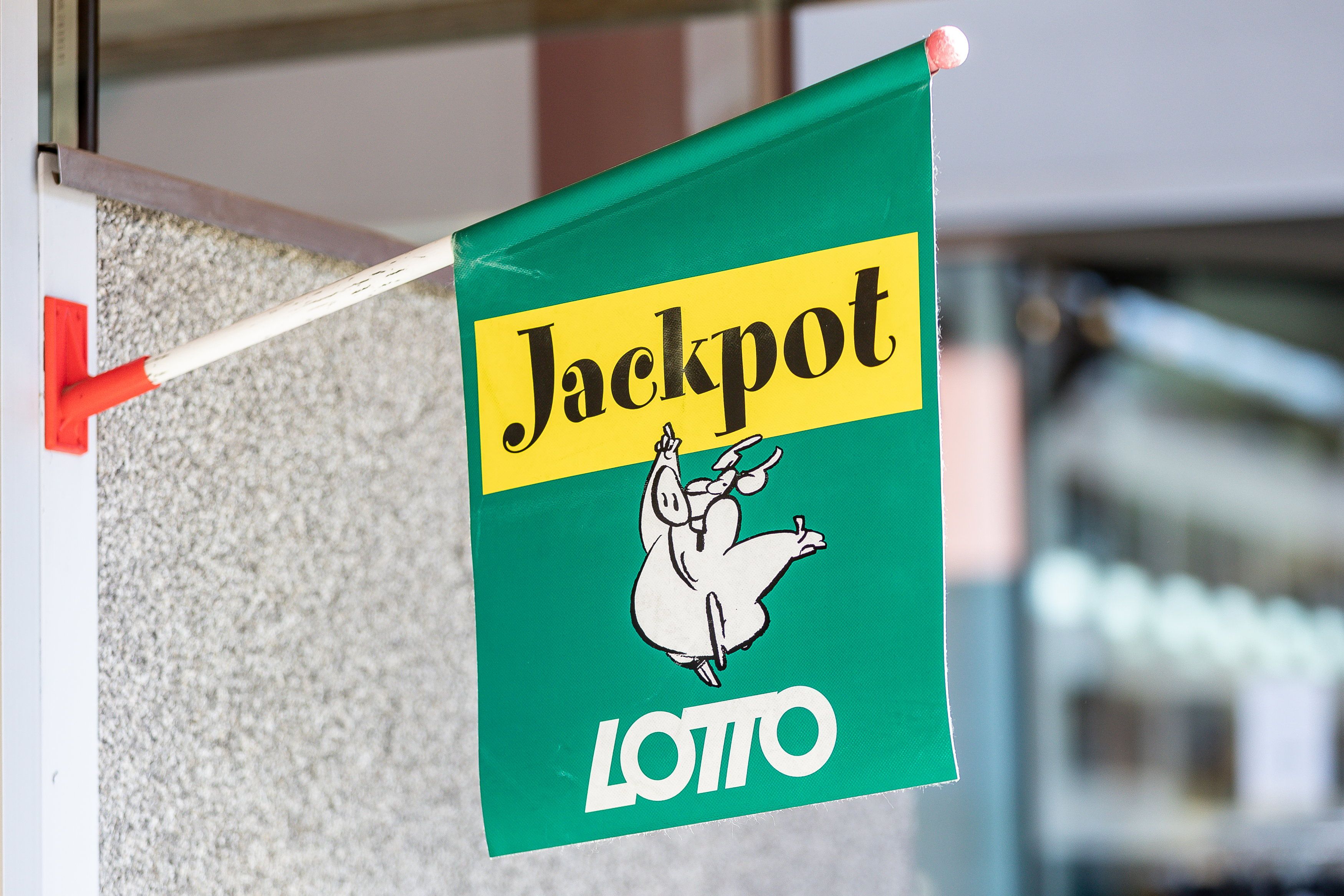 Der Gewinner oder die Gewinnerin aus Niederösterreich darf sich über eine Million Euro freuen. 