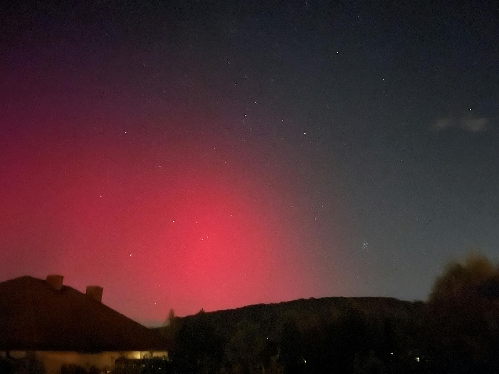 Warum die Lichter in Österreich in Rot zu sehen sind, hat übrigens einen bestimmten Grund.