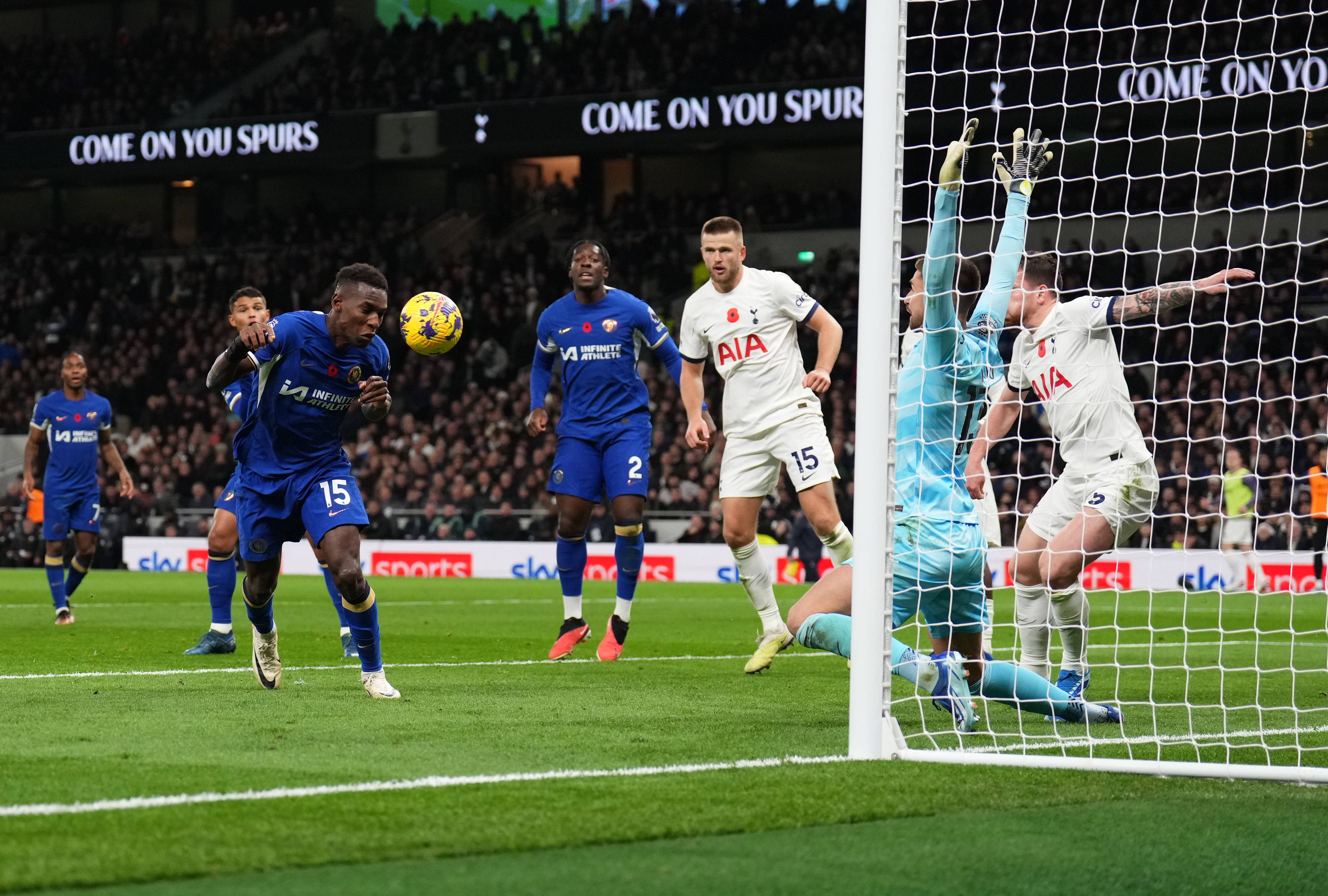 Nicolas Jackson (l.) erzielte drei Tore gegen Tottenham.