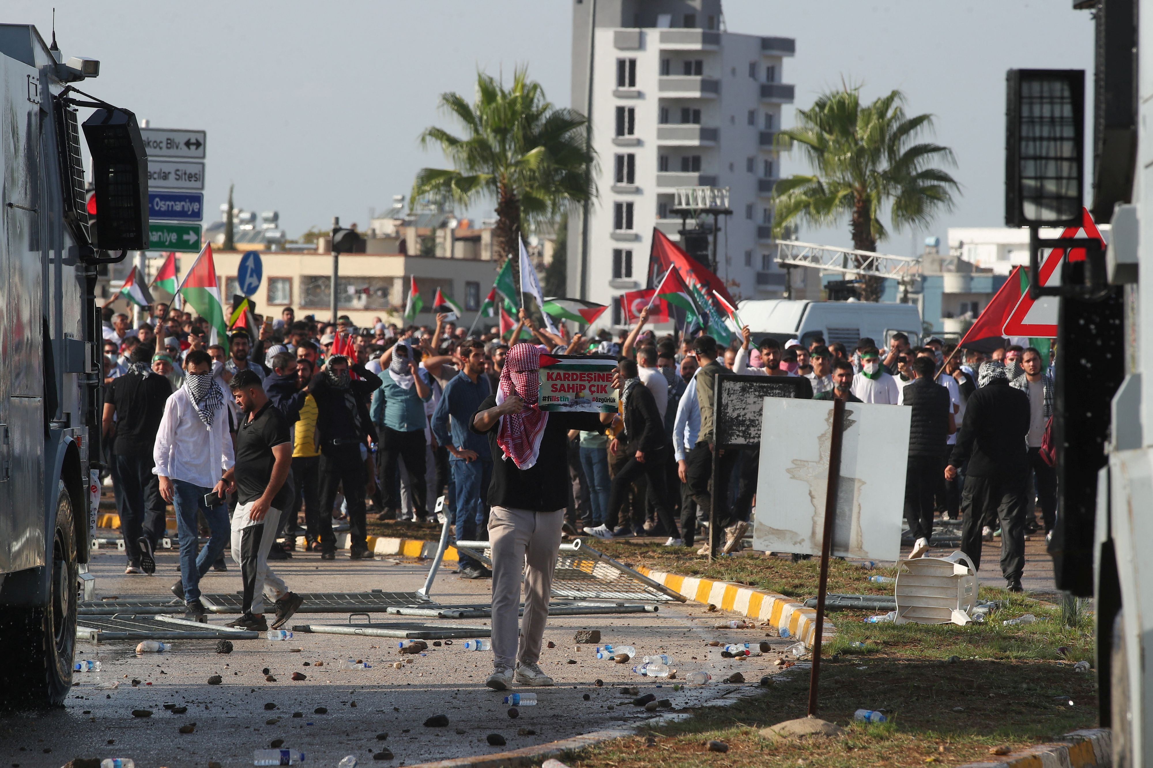 Pro-palästinensischer Protest in der Nähe des Luftwaffenstützpunkts Incirlik in der südtürkischen Stadt Adana.