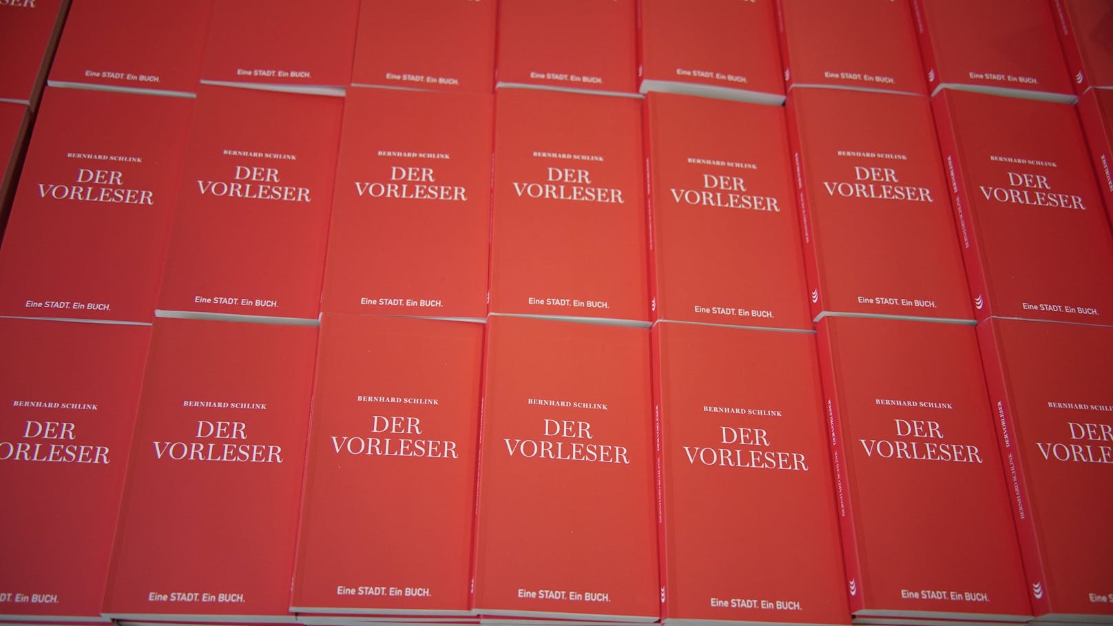 "Der Vorleser" von Bernhard Schlink: 100.000 Exemplare wurden gedruckt. 