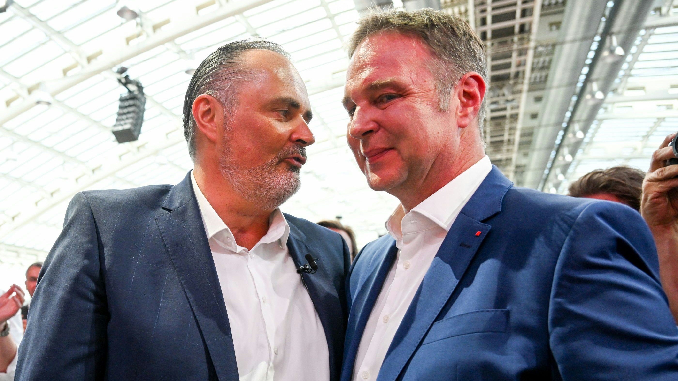 Hans Peter Doskozil und Andreas Babler beim letzten SPÖ-Parteitag im Juni in Linz 