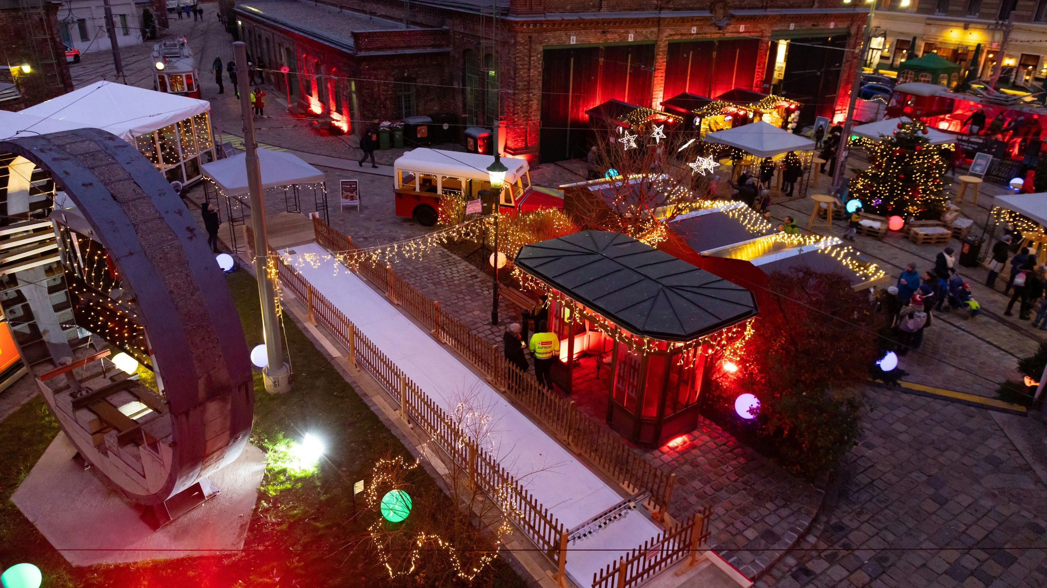 Auch heuer findet wieder der Adventmarkt der Wiener Linien im Verkehrsmuseum Remise statt.