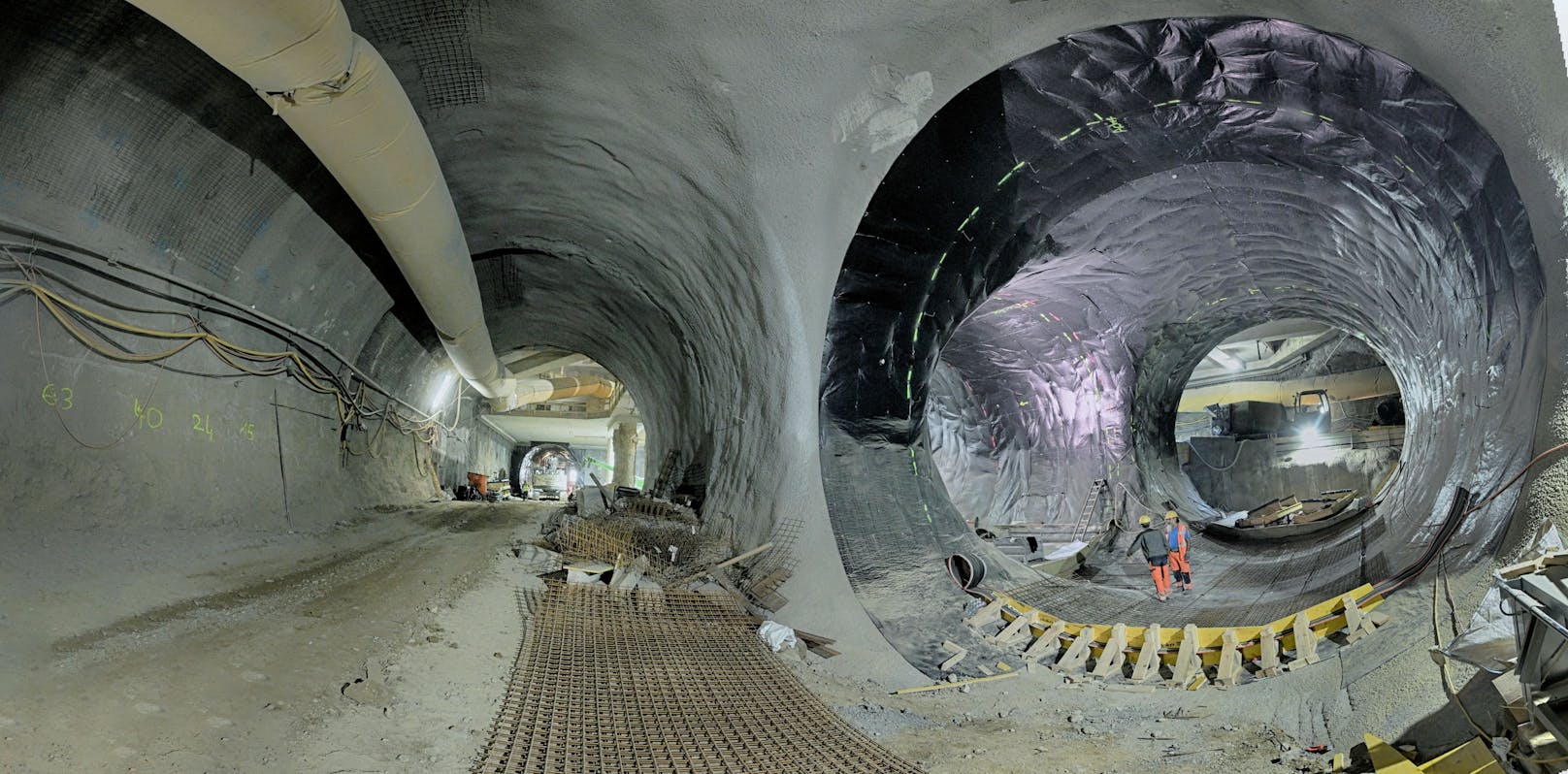 U5 Baustelle Station Frankhplatz: Stationsröhre und Querschlag Fahrtreppenschacht