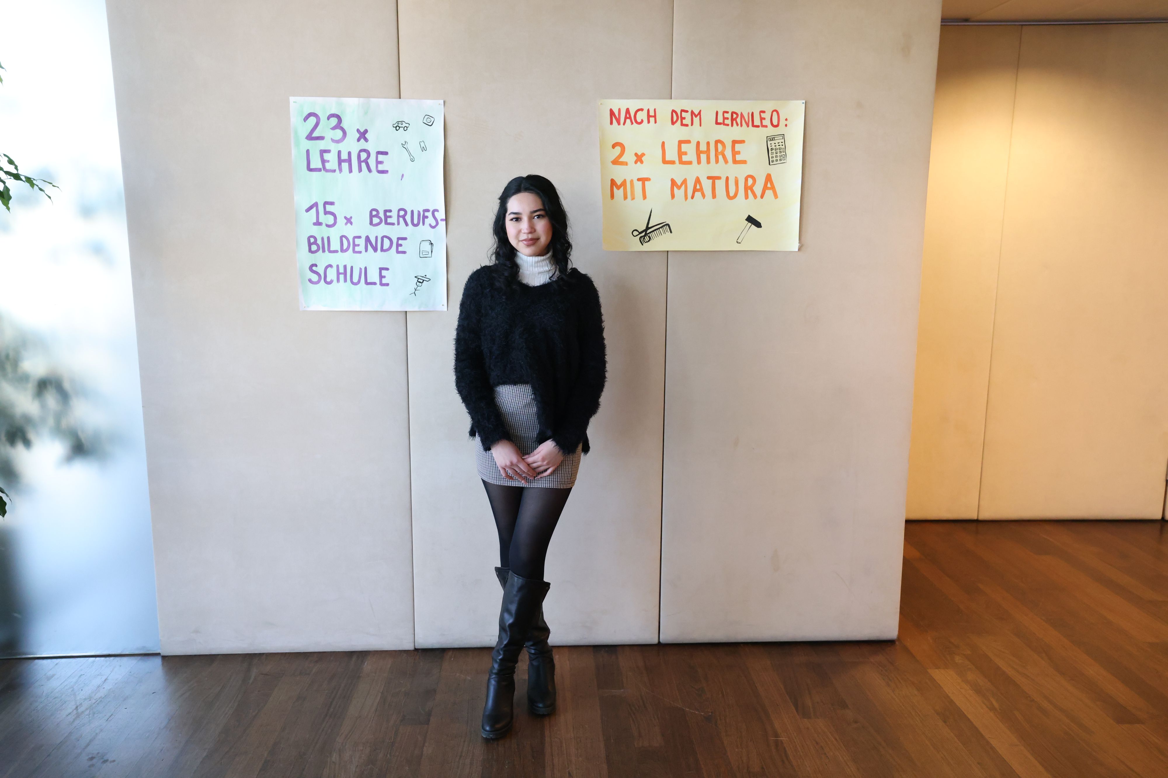 Ruqia (20) ist eine selbstbewusste, junge Studentin. Vieles von ihrem Lebensweg hat sie LernLEO zu verdanken.