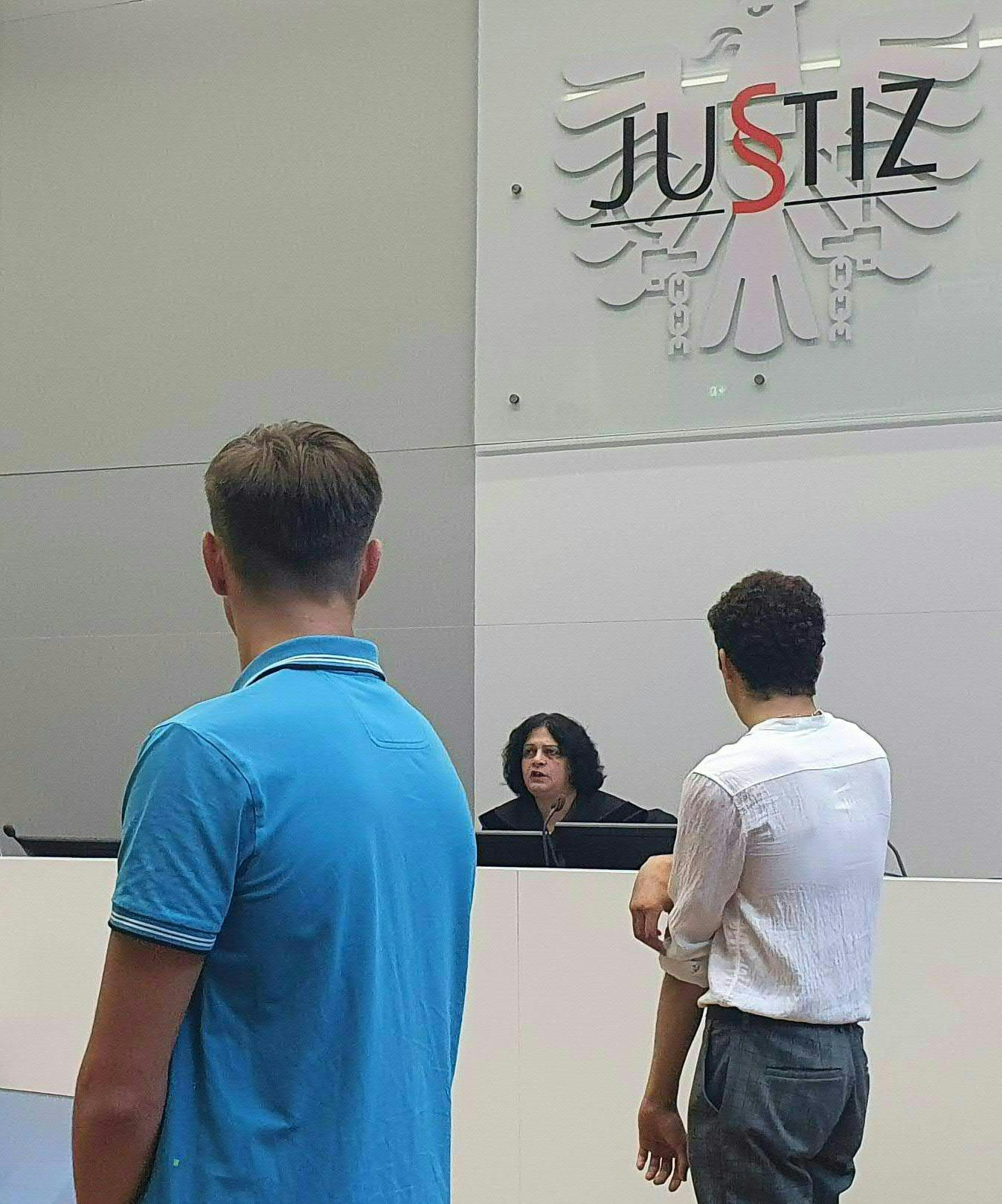 Die Angeklagten im Prozess wegen einem Todesfall nach einer Rauferei in Schattendorf in Eisenstadt.