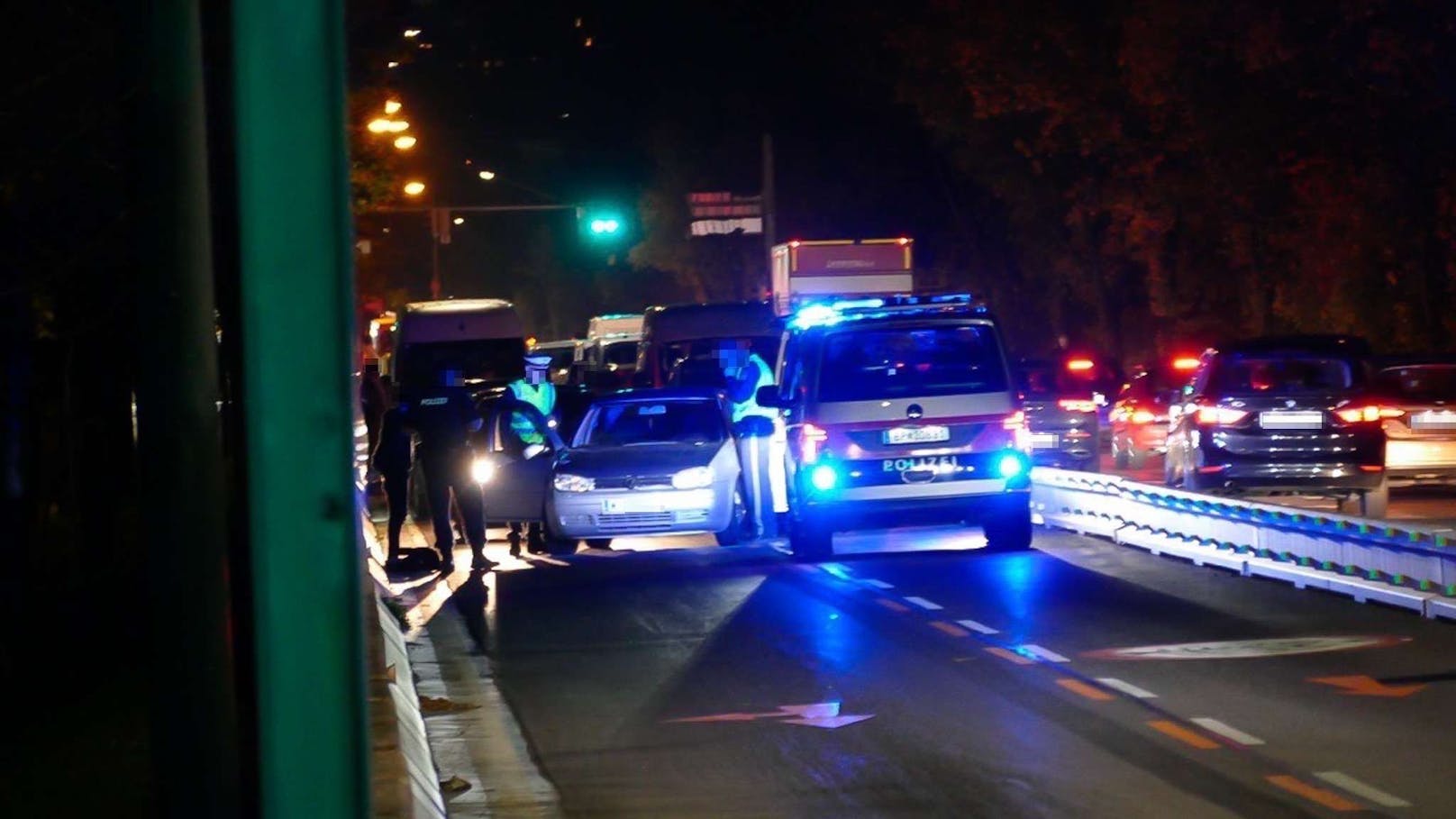 Polizei kann nicht glauben, was Alko-Lenker alles macht